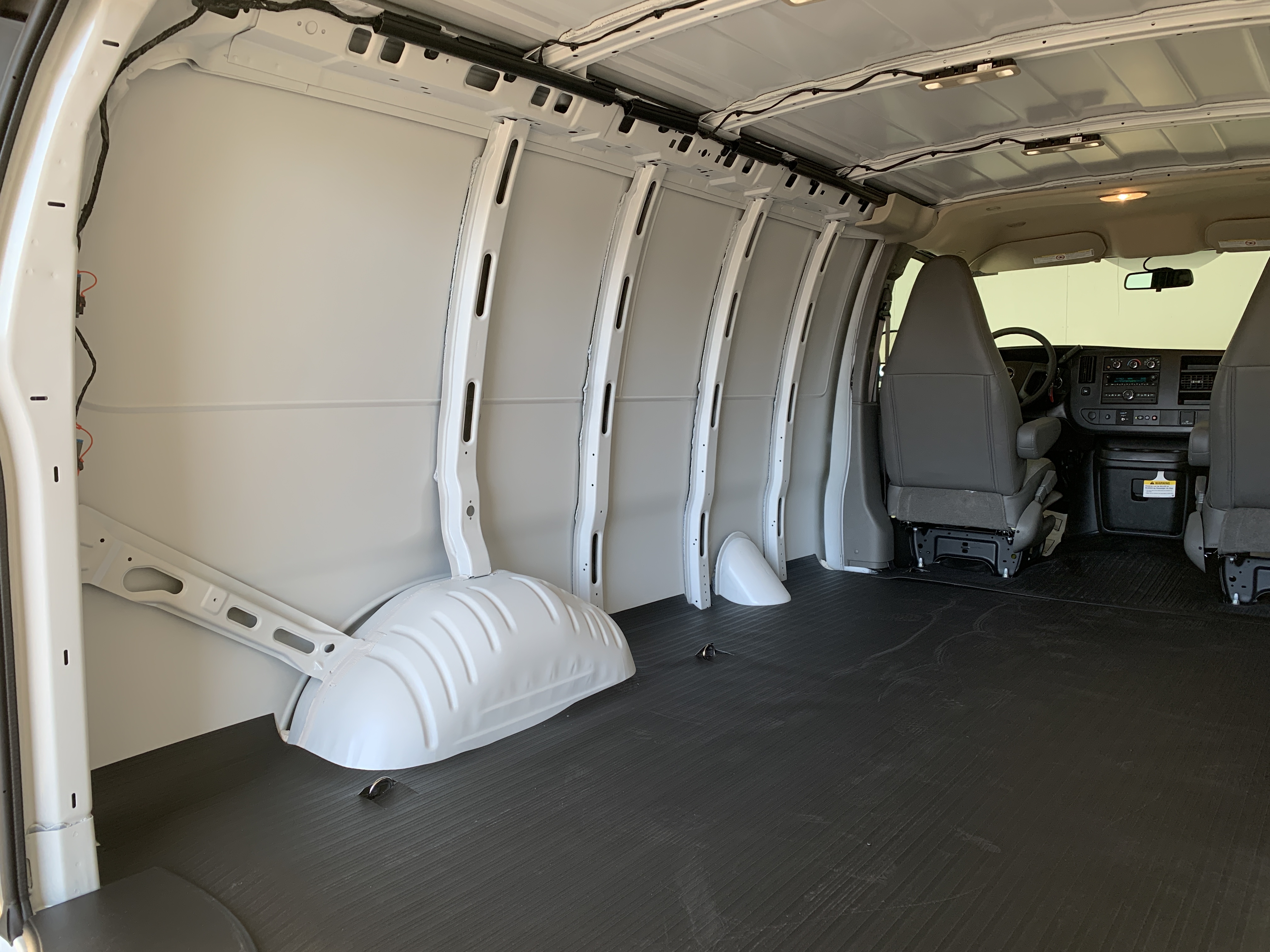 2025 Chevrolet Express Cargo Work Van - Photo 44