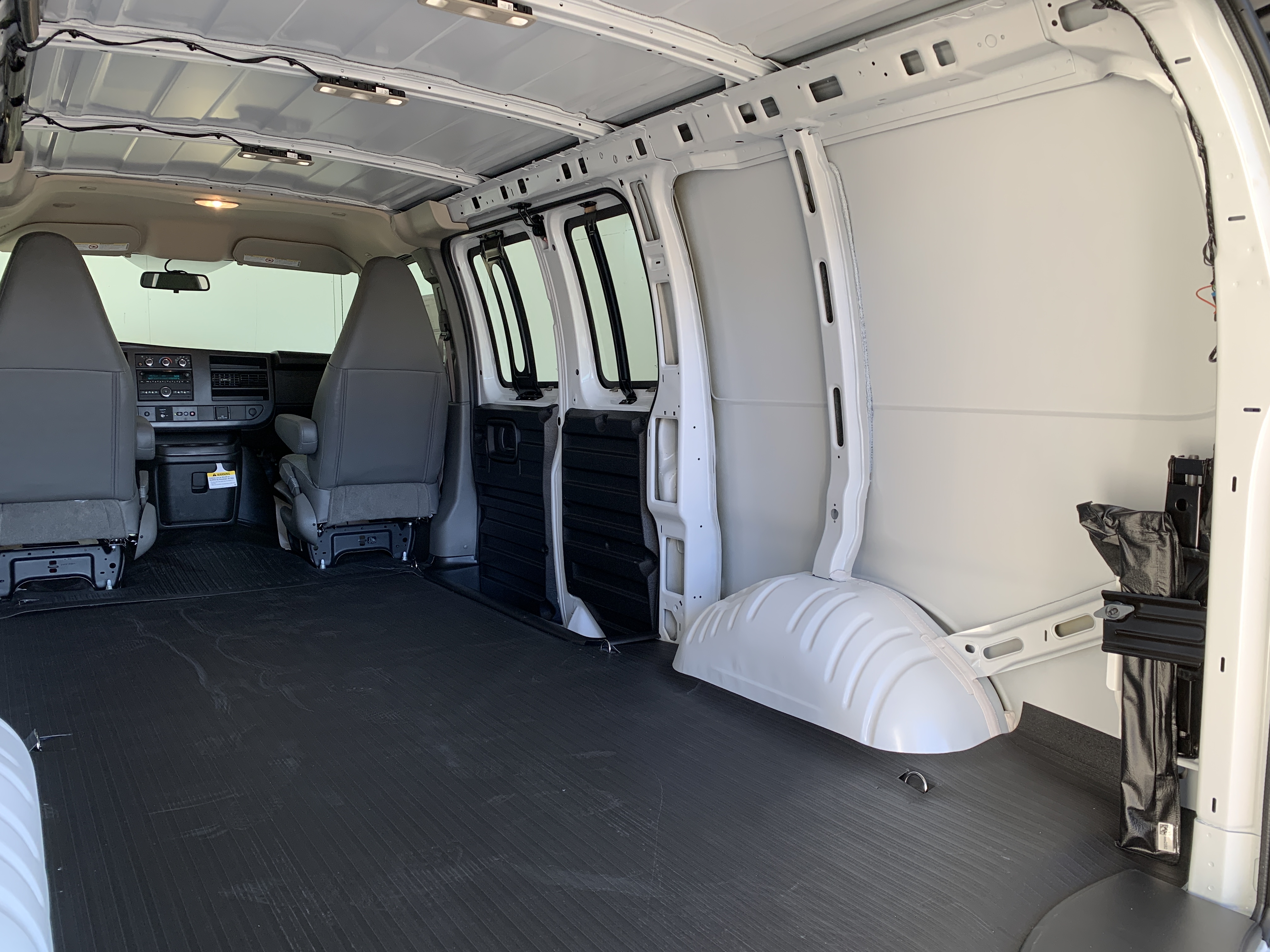 2025 Chevrolet Express Cargo Work Van - Photo 43