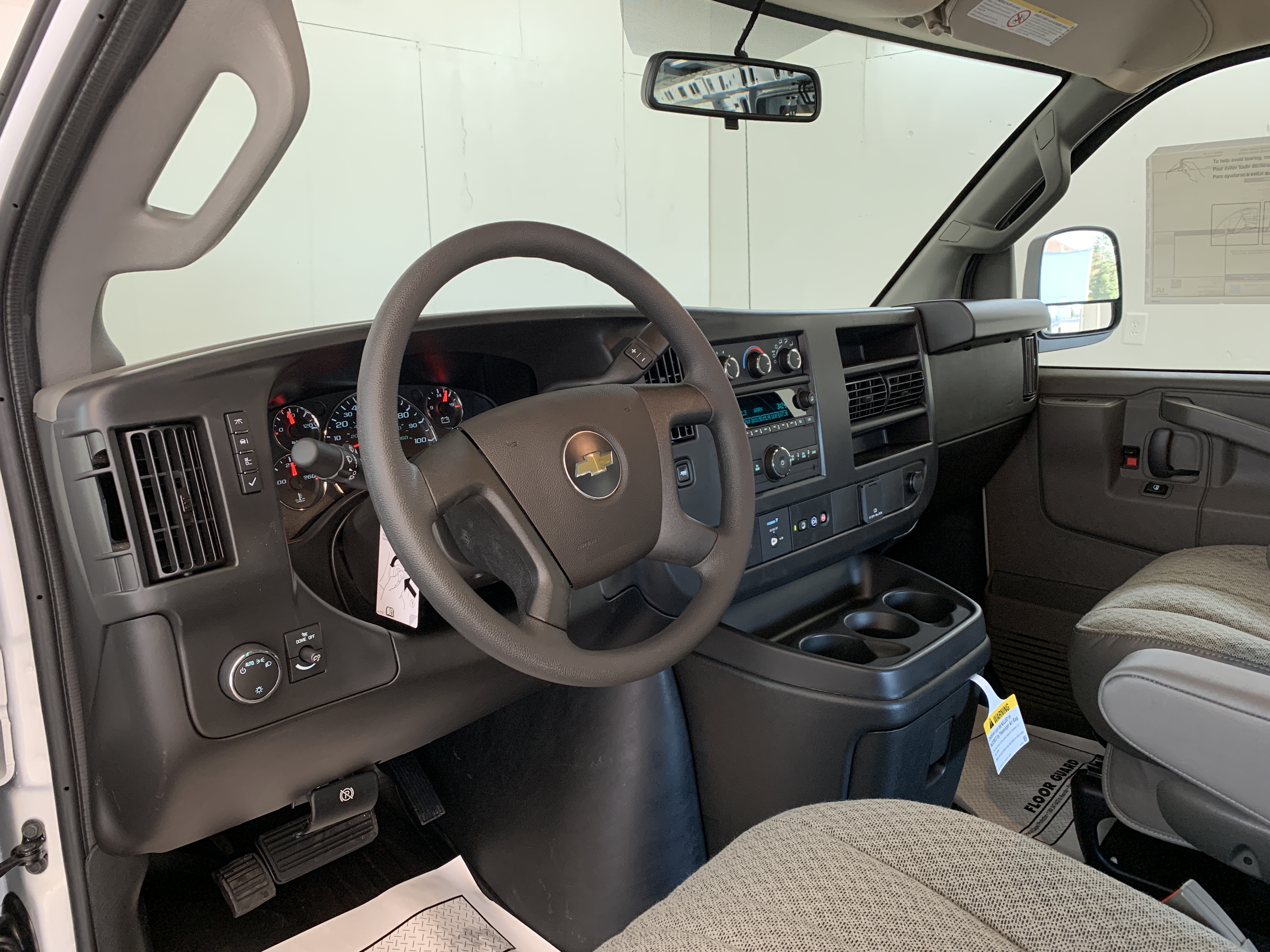2025 Chevrolet Express Cargo Work Van - Photo 12
