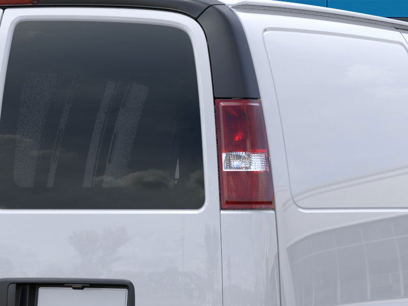 New 2026 Summit White Chevrolet WT image 37