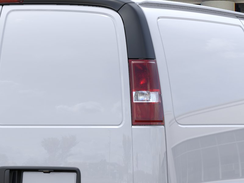 New 2026 Summit White Chevrolet WT image 37