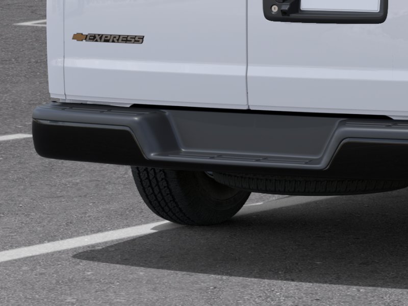 New 2026 Summit White Chevrolet WT image 29