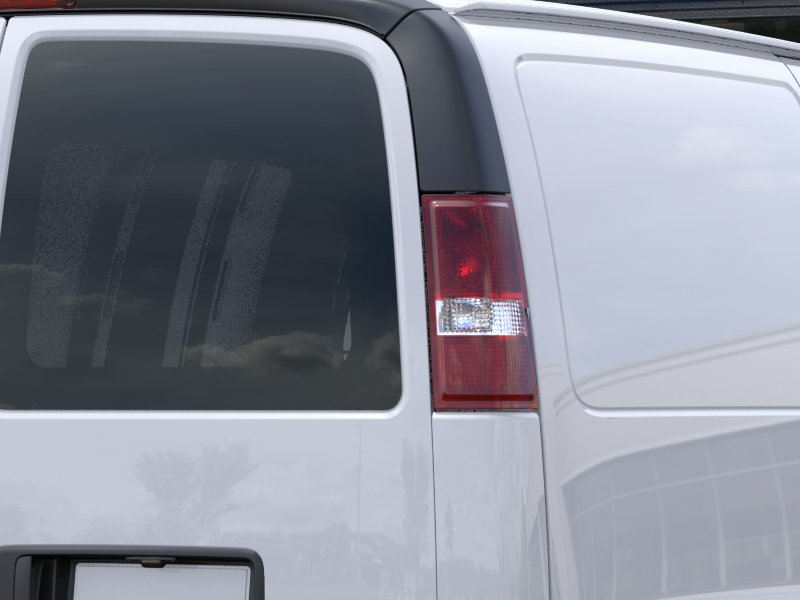 New 2026 Summit White Chevrolet WT image 26
