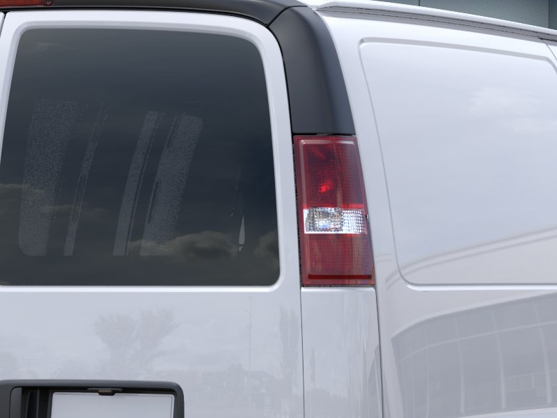 New 2026 Summit White Chevrolet WT image 33
