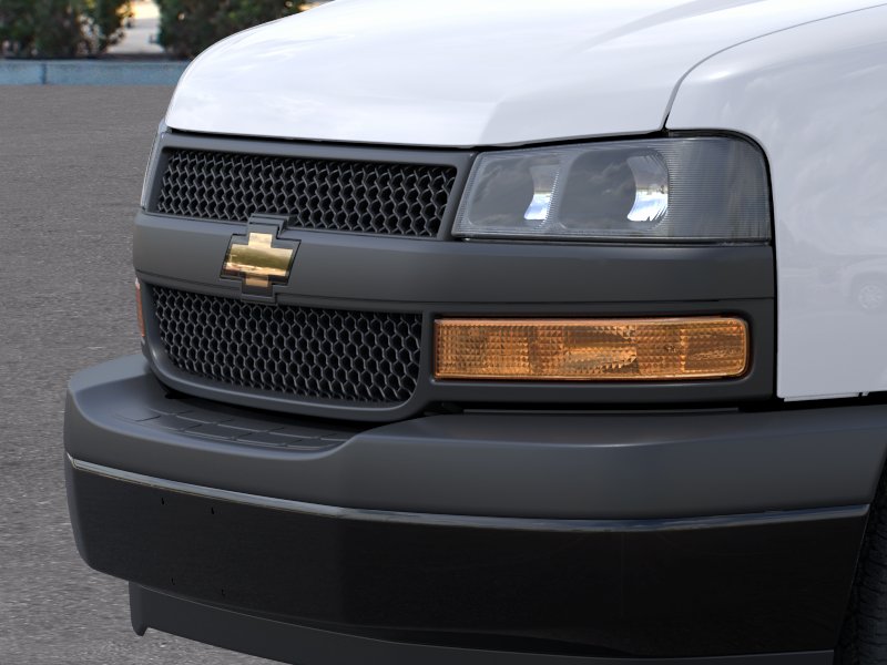 New 2026 Summit White Chevrolet 1WT image 39