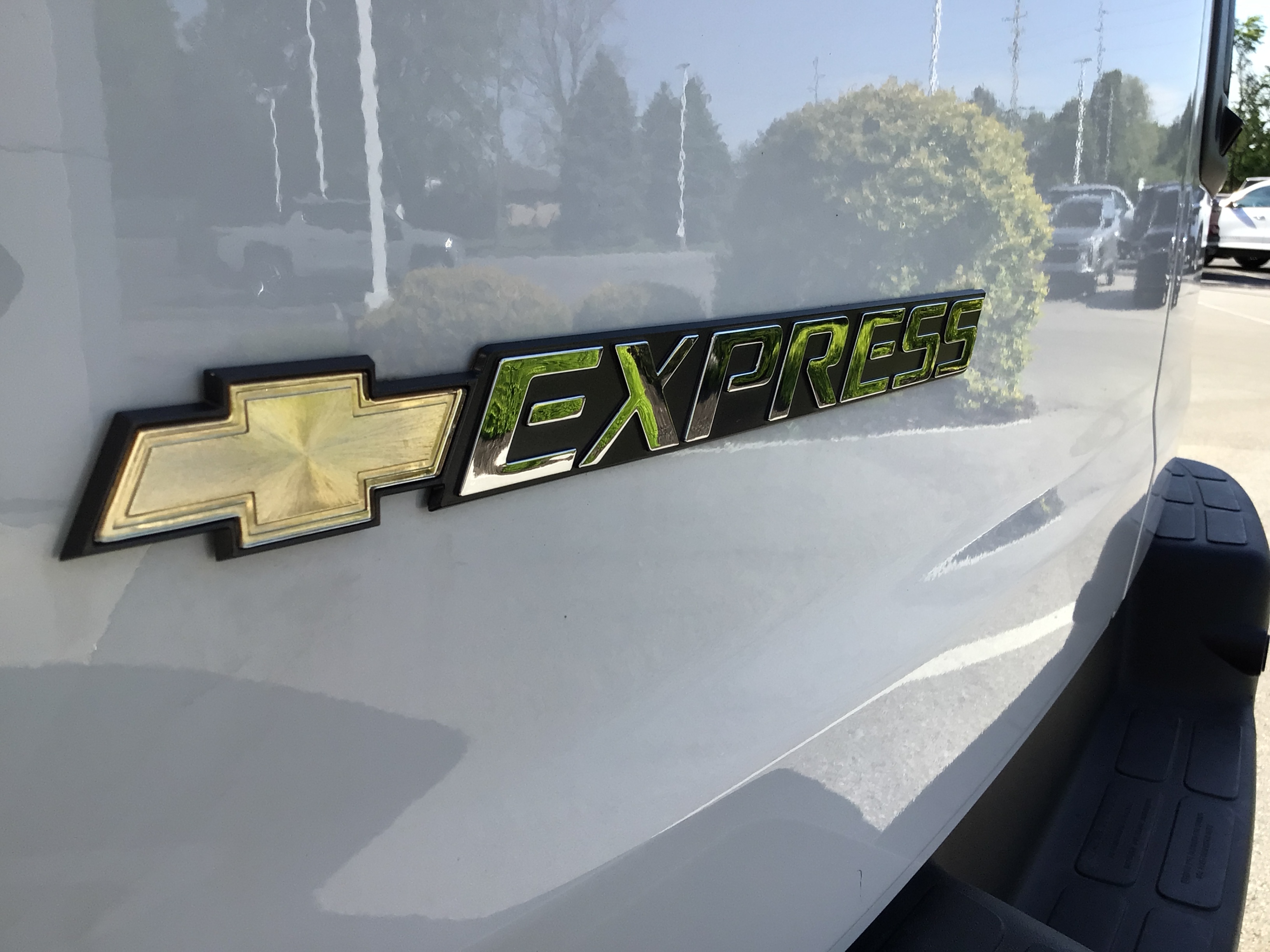 2025 Chevrolet Express Cargo Work Van - Photo 15