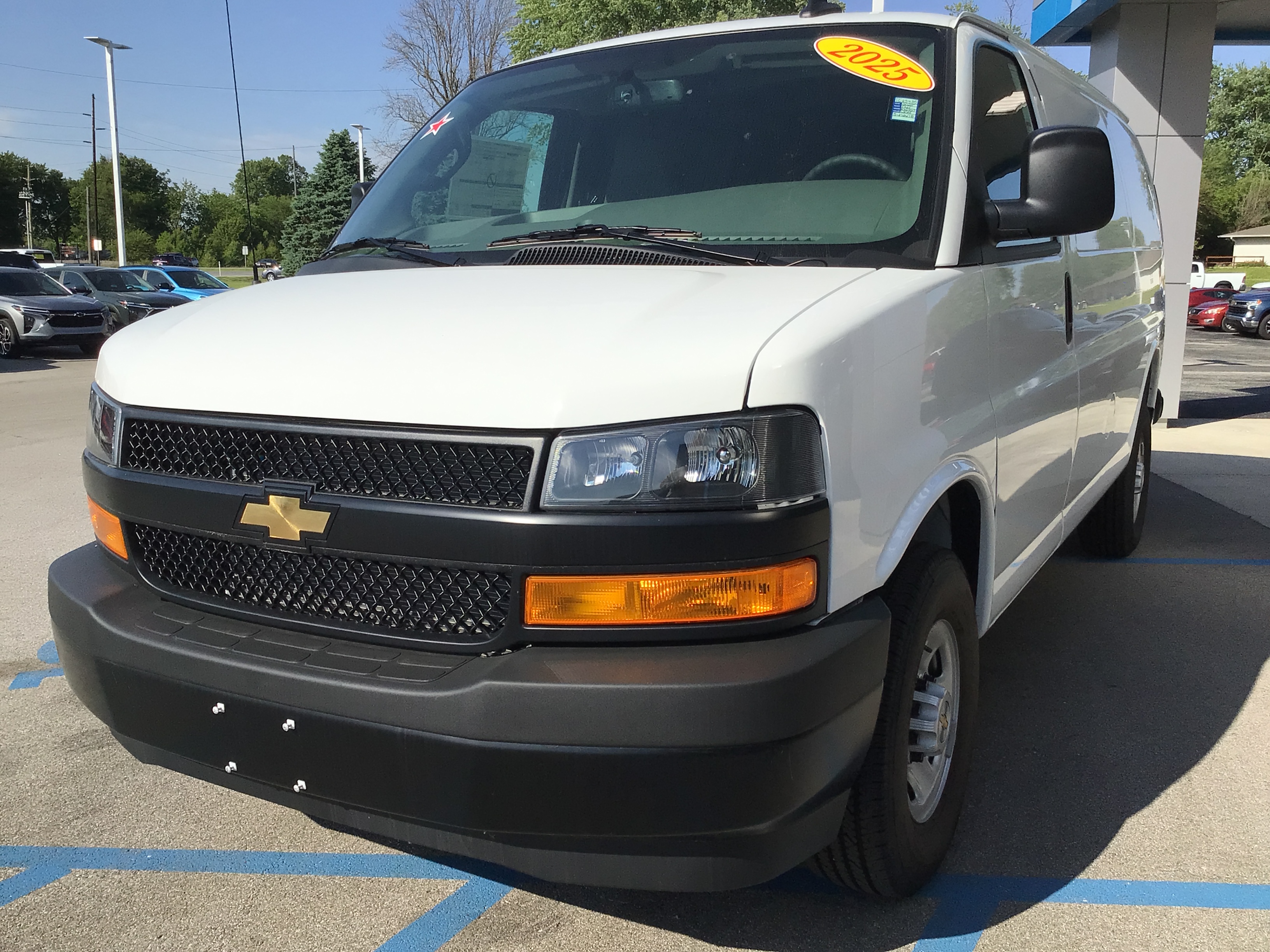 2025 Chevrolet Express Cargo Work Van - Photo 13