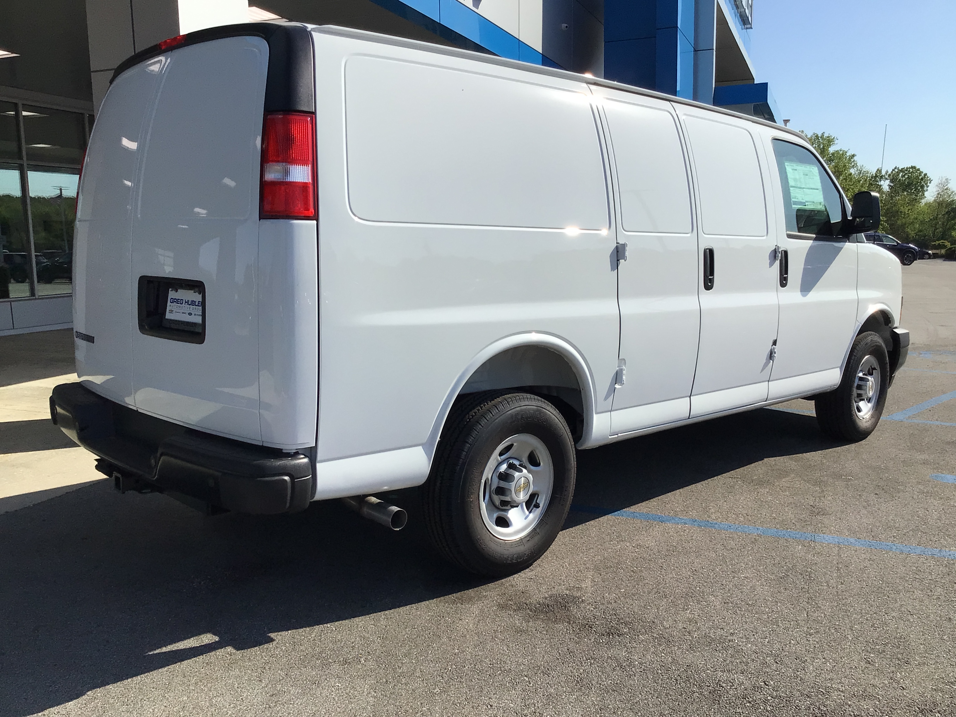 2025 Chevrolet Express Cargo Work Van - Photo 6