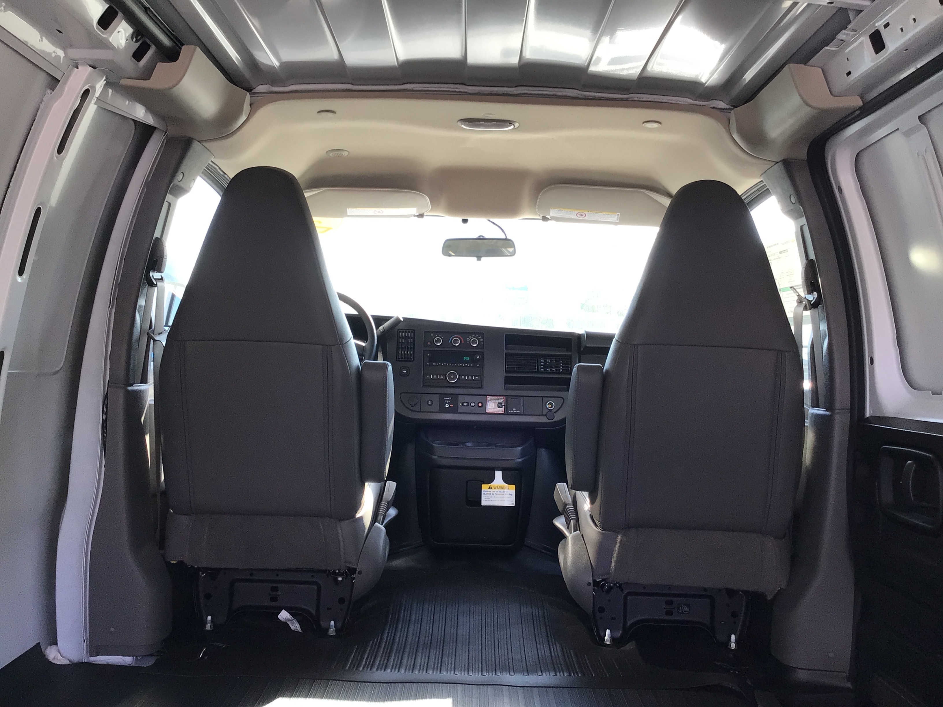 2025 Chevrolet Express Cargo Work Van - Photo 31