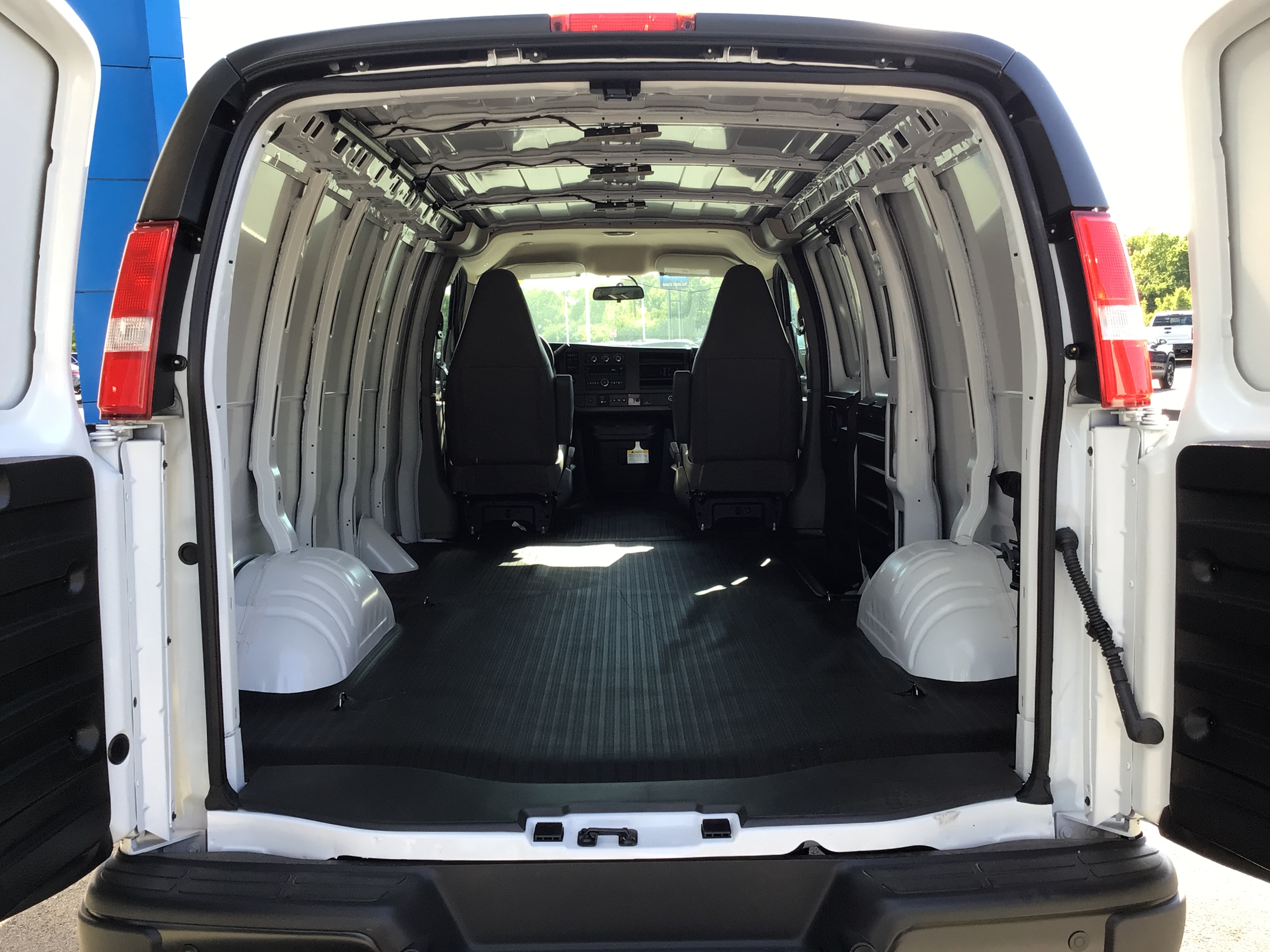 2025 Chevrolet Express Cargo Work Van - Photo 30