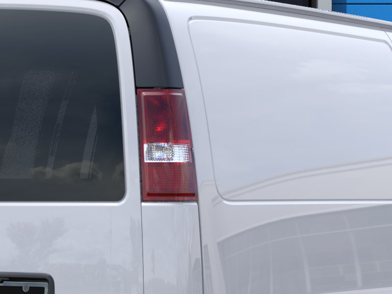 New 2026 Summit White Chevrolet WT image 37