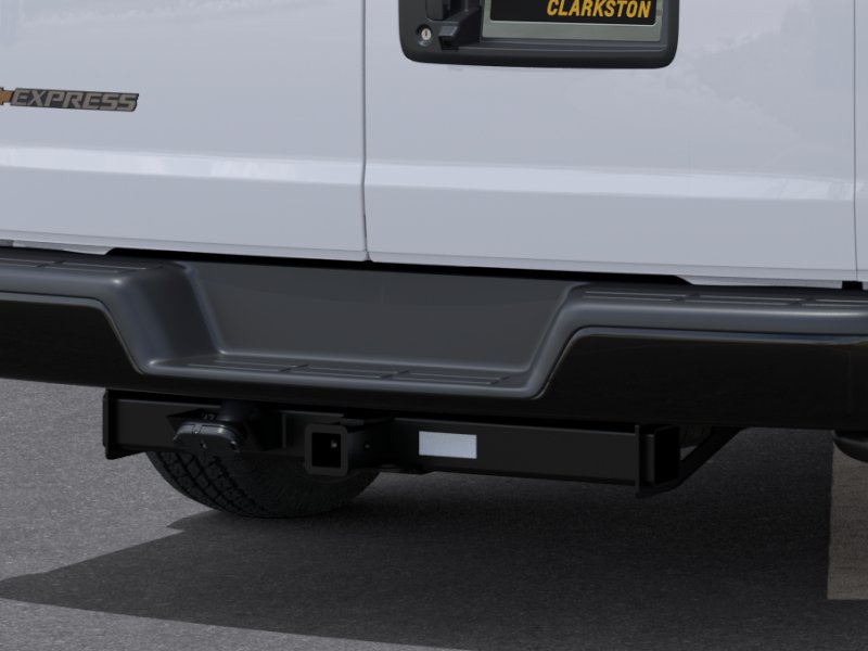 New 2026 Summit White Chevrolet WT image 40
