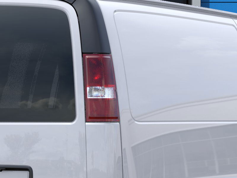 New 2025 Summit White Chevrolet WT image 46