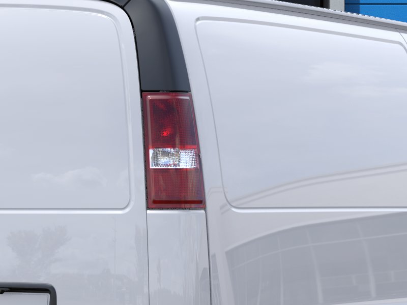 New 2026 Summit White Chevrolet WT image 37