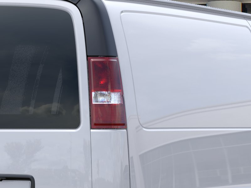 New 2026 Summit White Chevrolet WT image 37