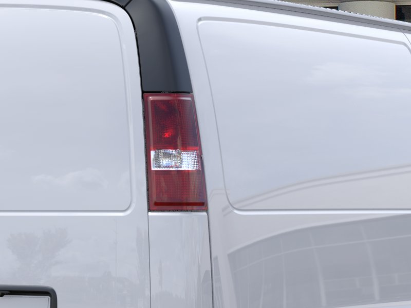 New 2026 Summit White Chevrolet WT image 37