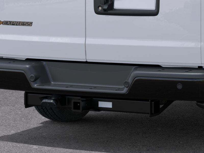 New 2025 Summit White Chevrolet WT image 38