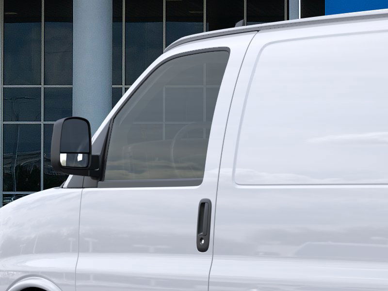 New 2025 Summit White Chevrolet WT image 36