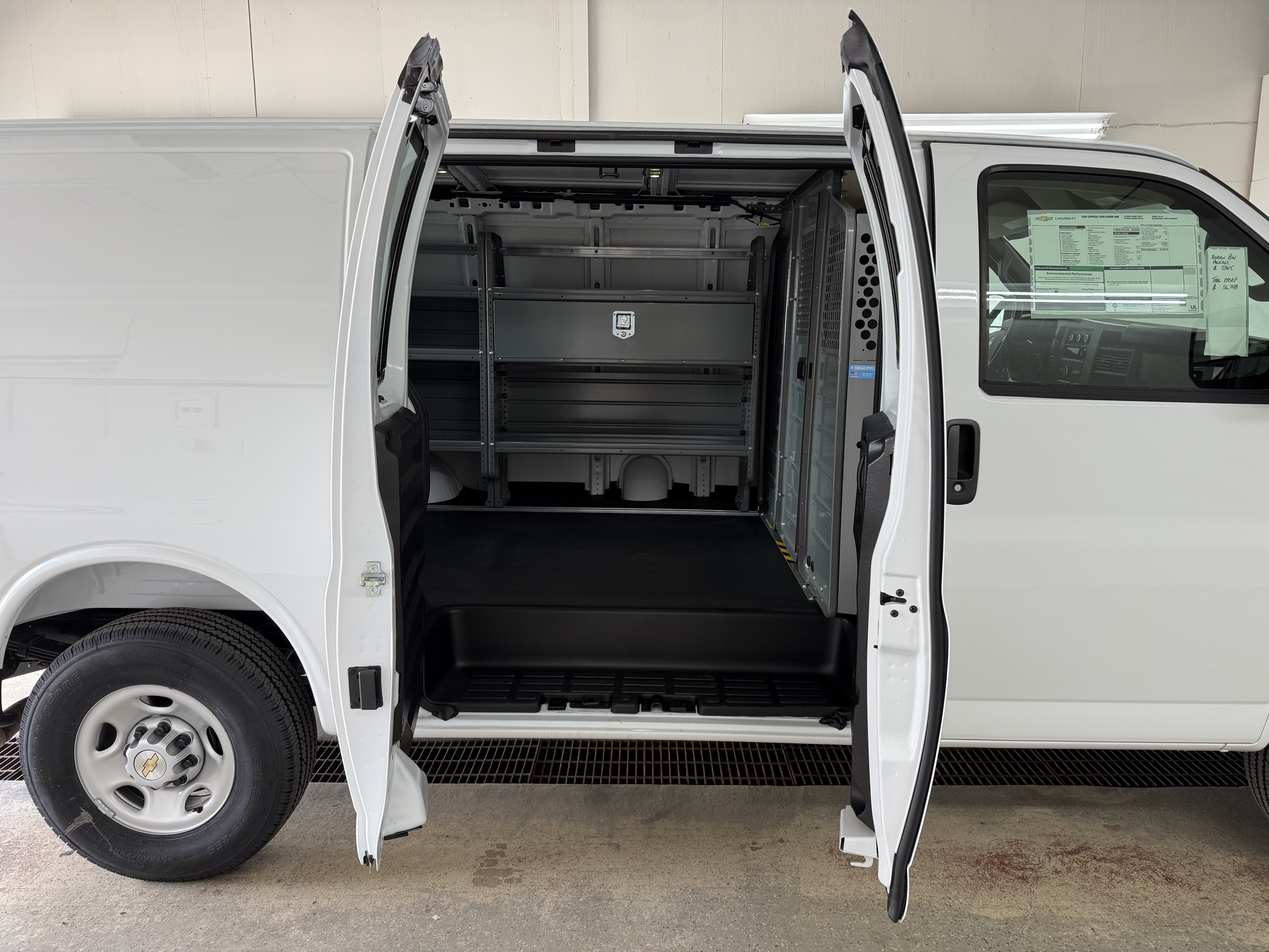 2025 Chevrolet Express Cargo Work Van - Photo 29