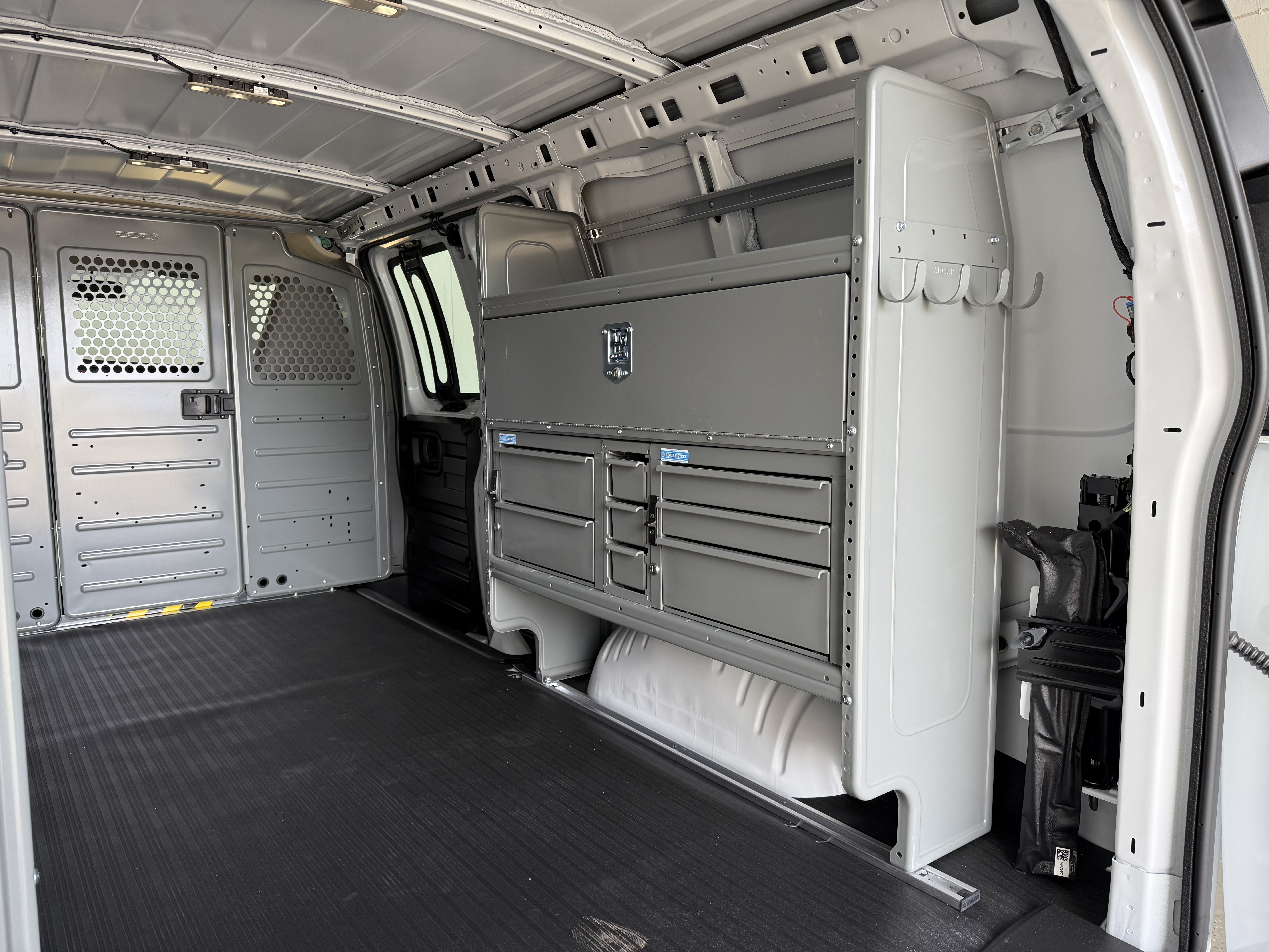 2025 Chevrolet Express Cargo Work Van - Photo 36