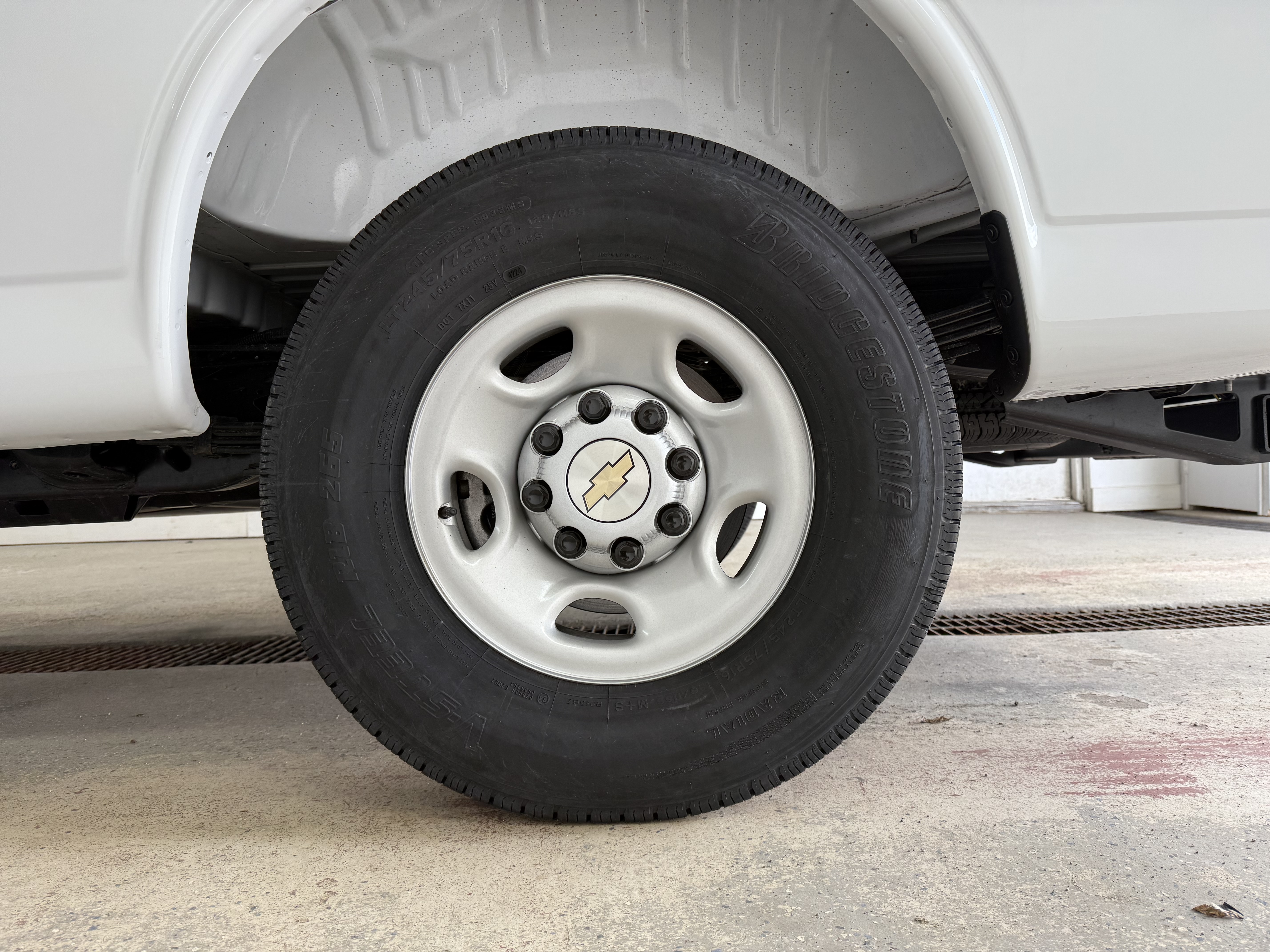 2025 Chevrolet Express Cargo Work Van - Photo 39