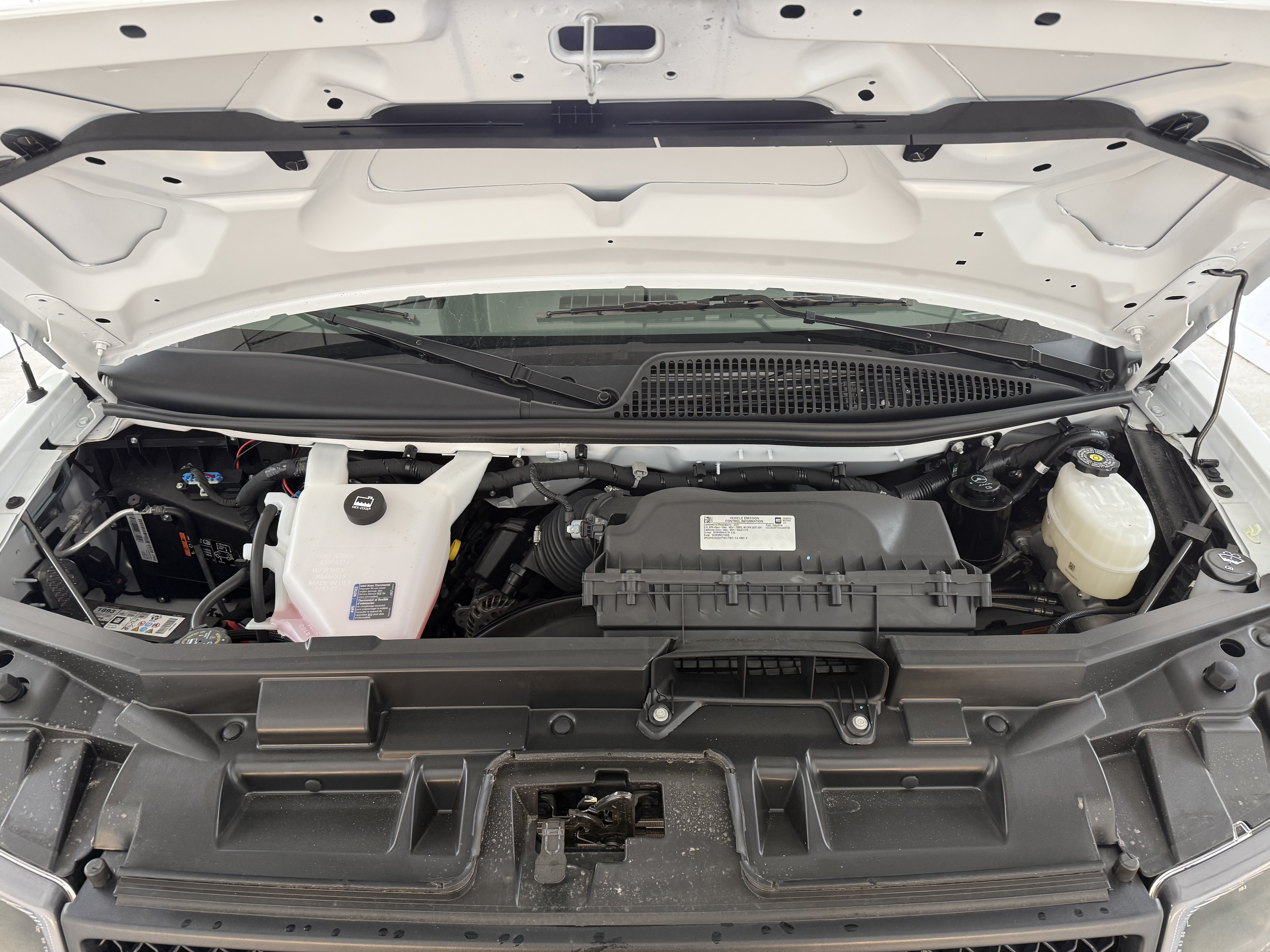 2025 Chevrolet Express Cargo Work Van - Photo 7