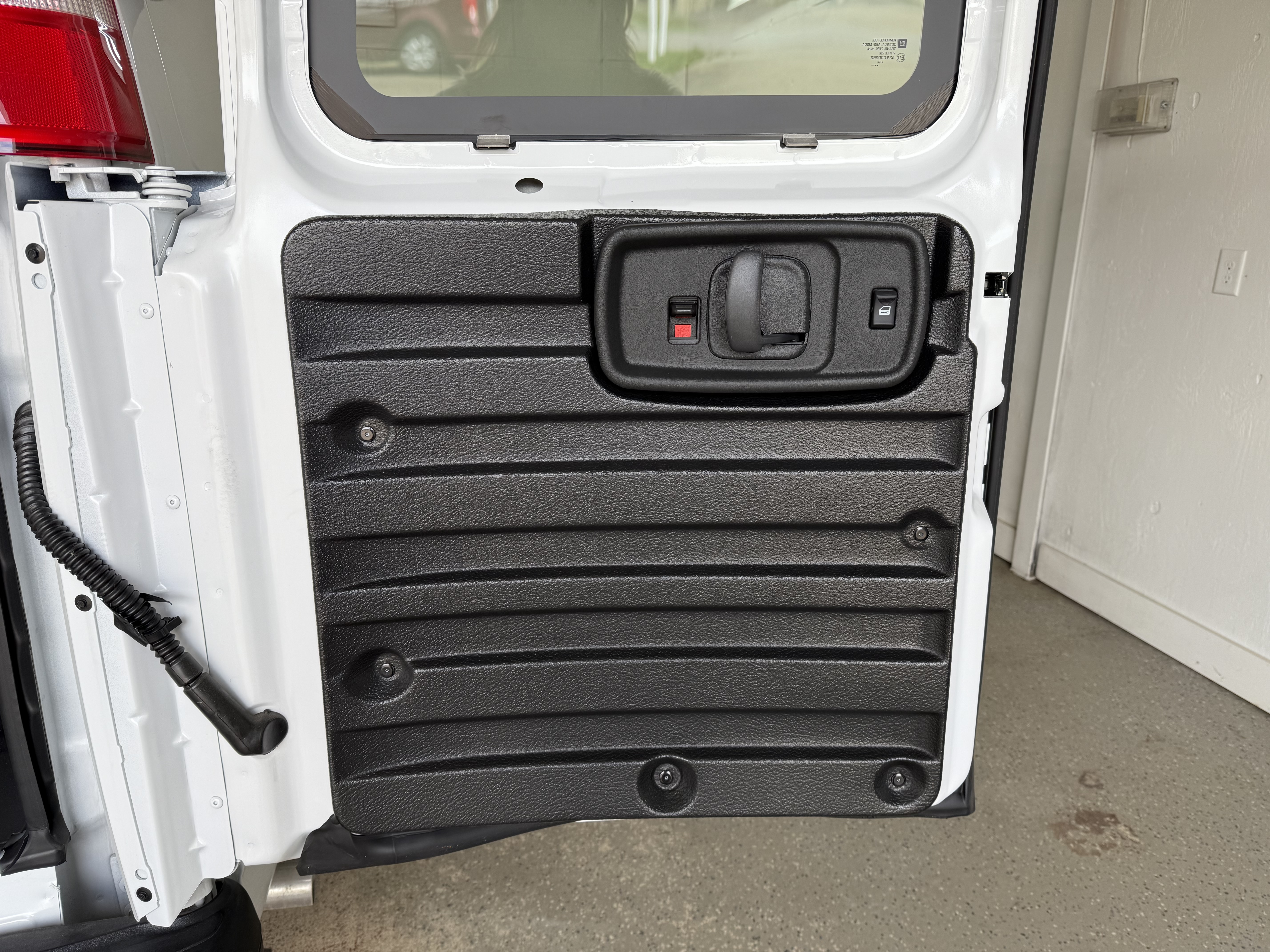 2025 Chevrolet Express Cargo Work Van - Photo 38