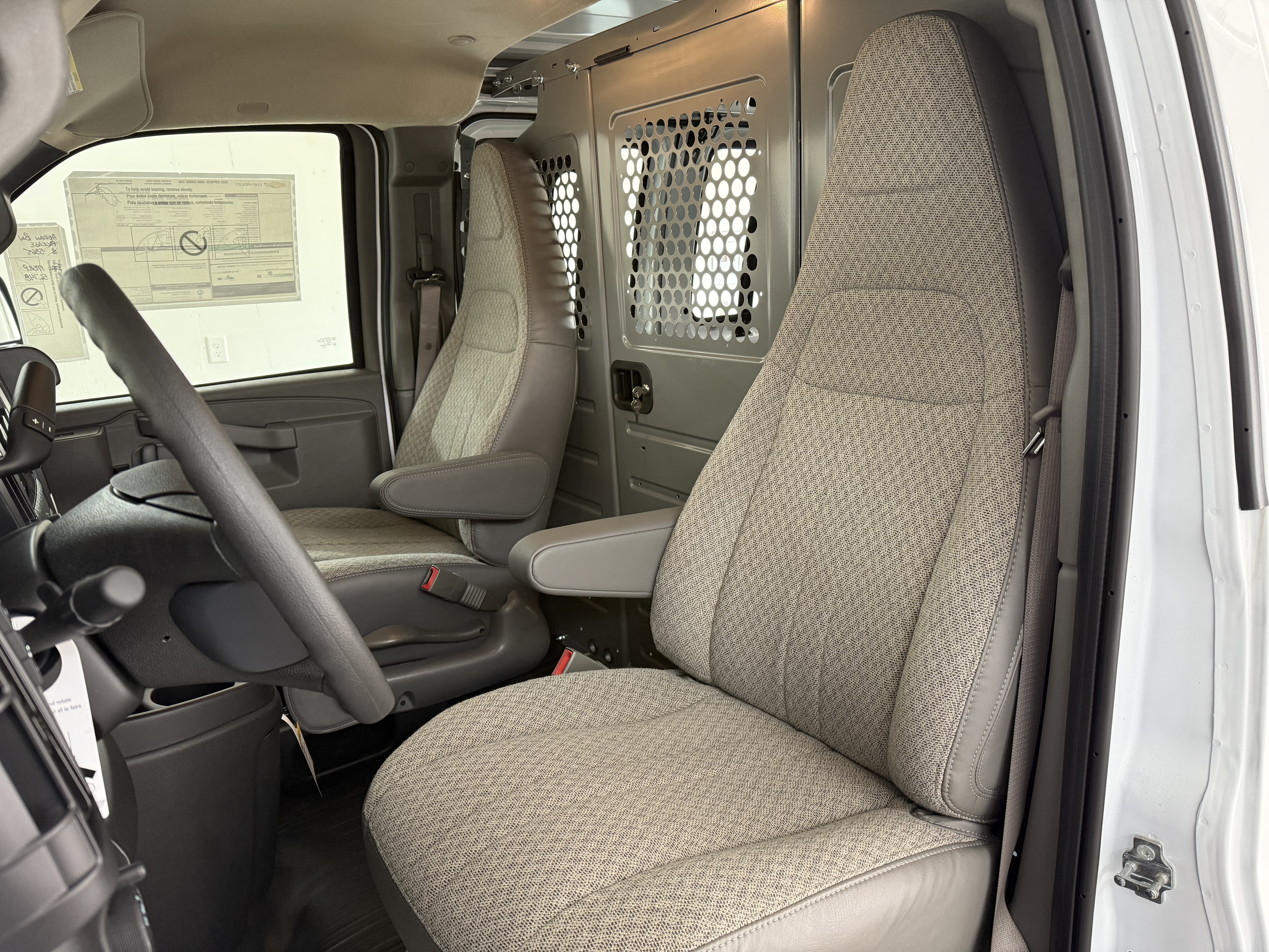 2025 Chevrolet Express Cargo Work Van - Photo 12