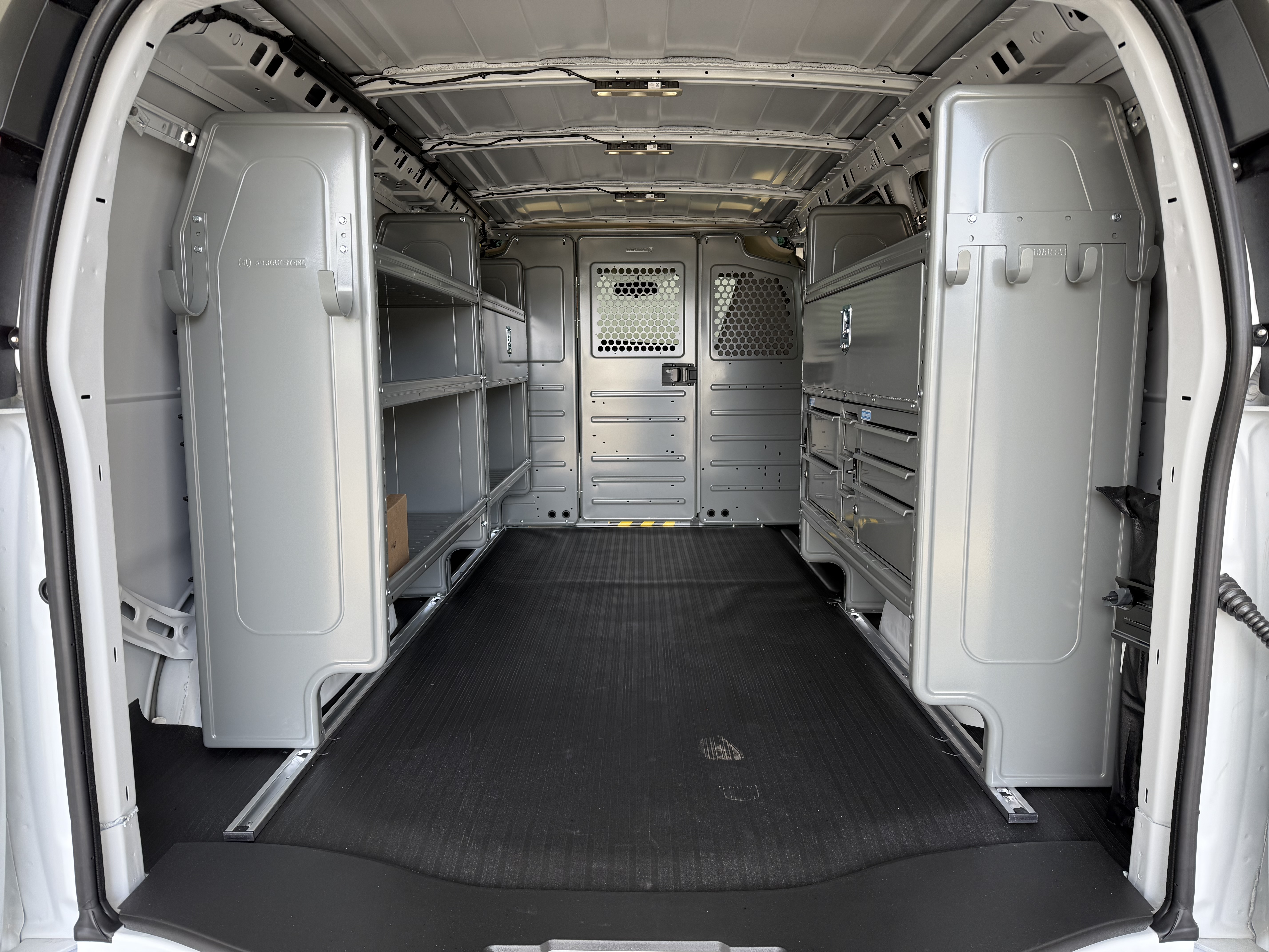 2025 Chevrolet Express Cargo Work Van - Photo 35