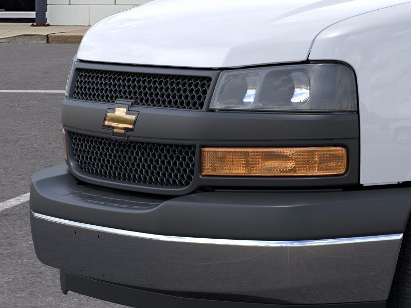 New 2026 Summit White Chevrolet WT image 41