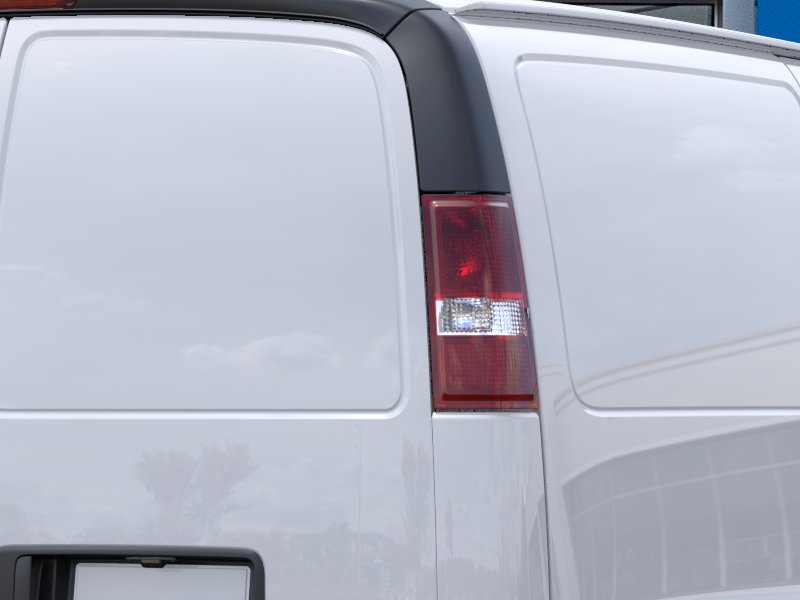 New 2026 Summit White Chevrolet WT image 39