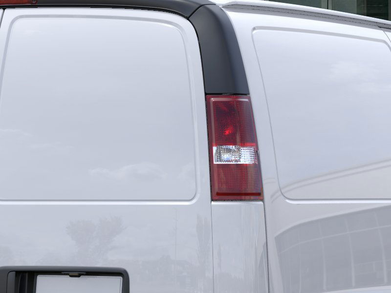 New 2025 Summit White Chevrolet WT image 55