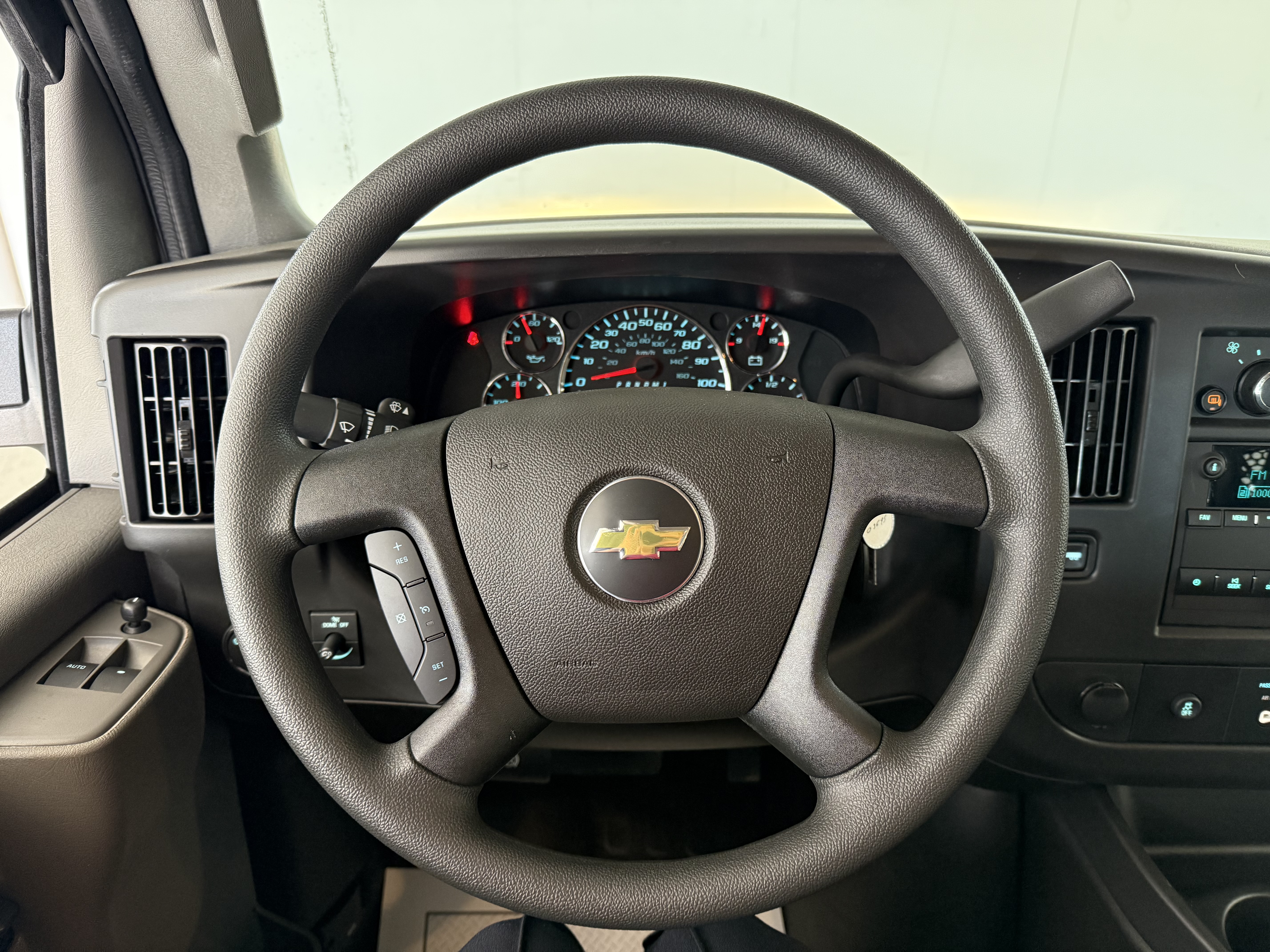 2025 Chevrolet Express Cargo Work Van - Photo 17