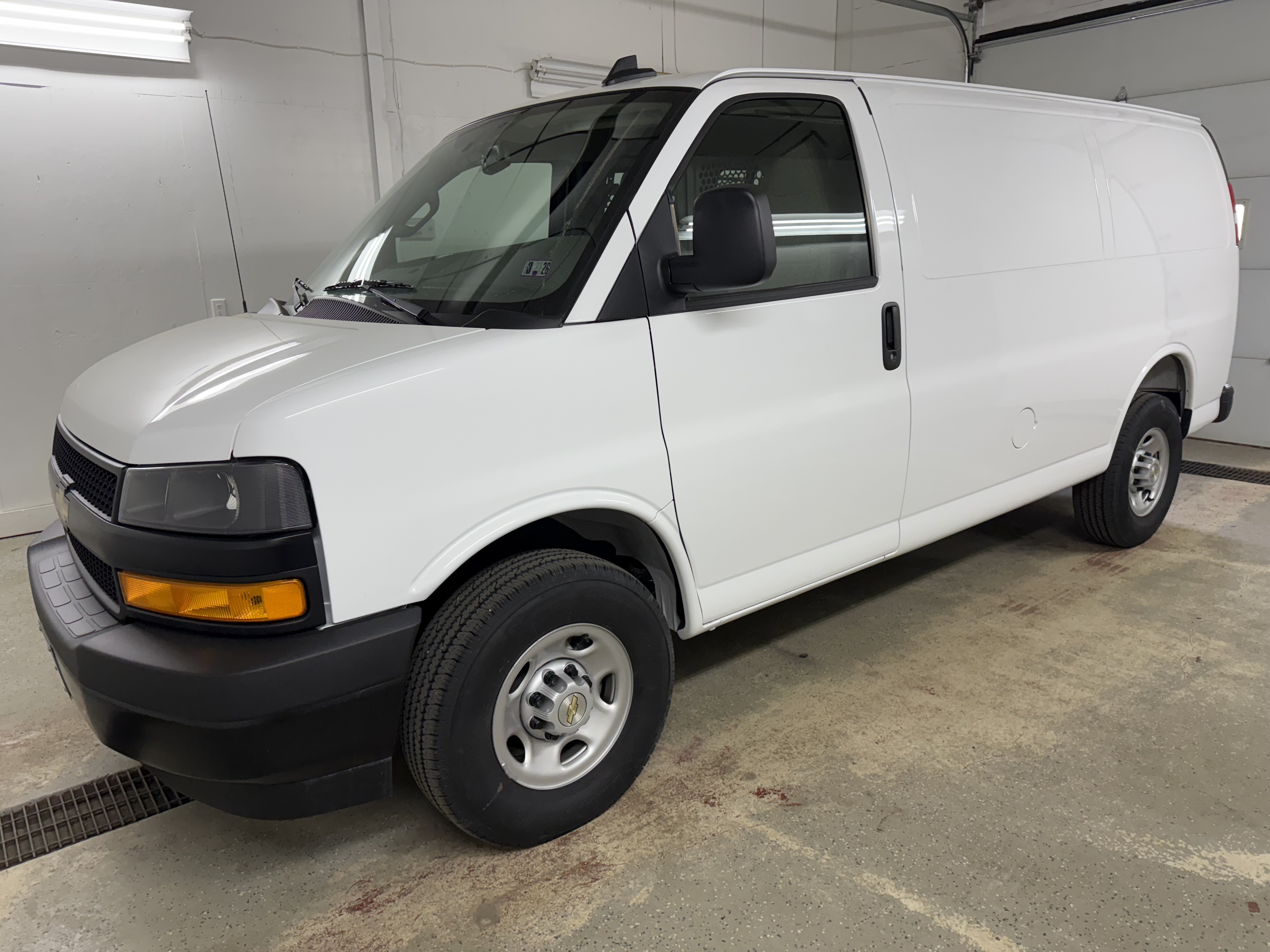 2025 Chevrolet Express Cargo Work Van - Photo 3