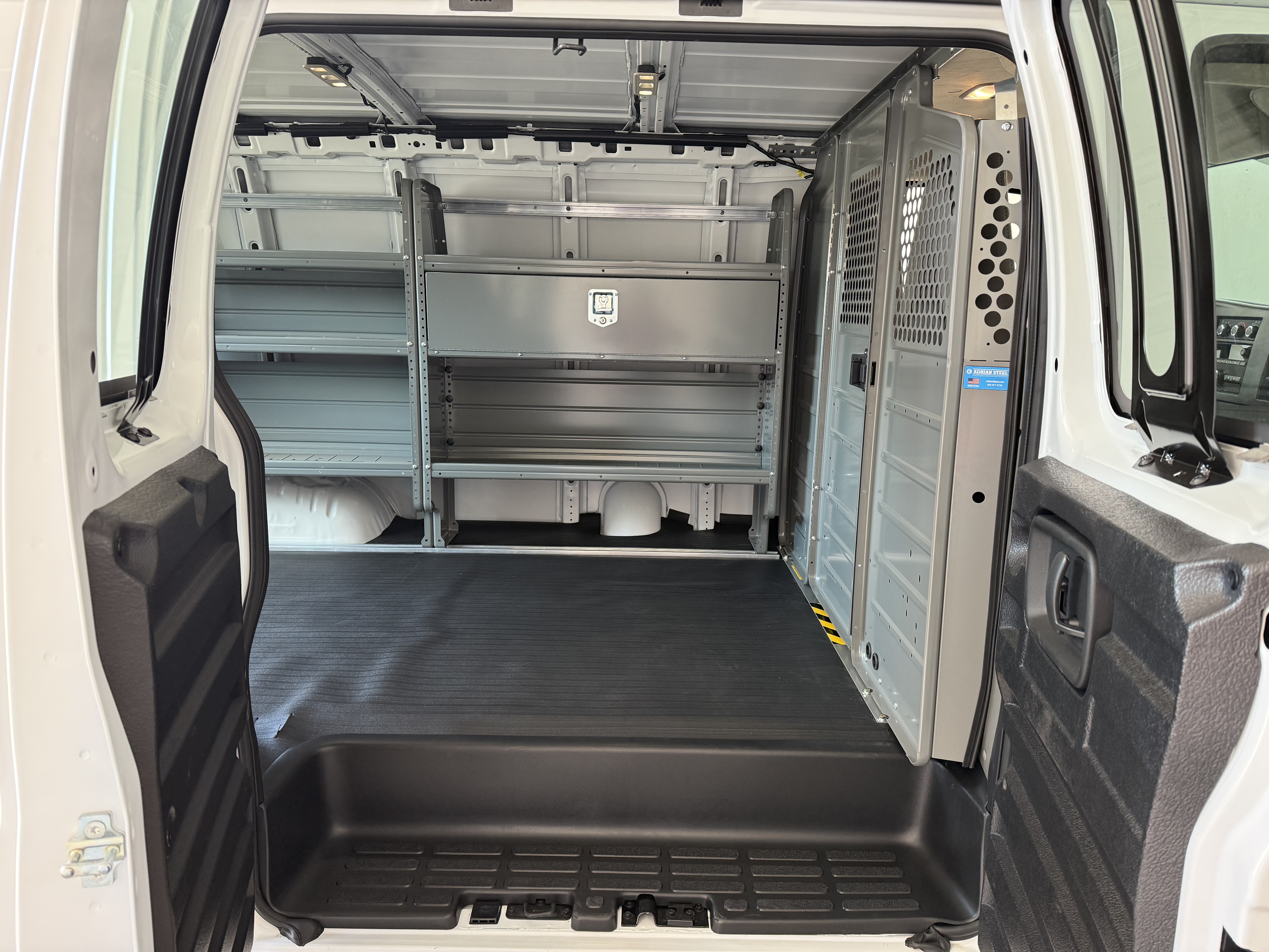 2025 Chevrolet Express Cargo Work Van - Photo 32