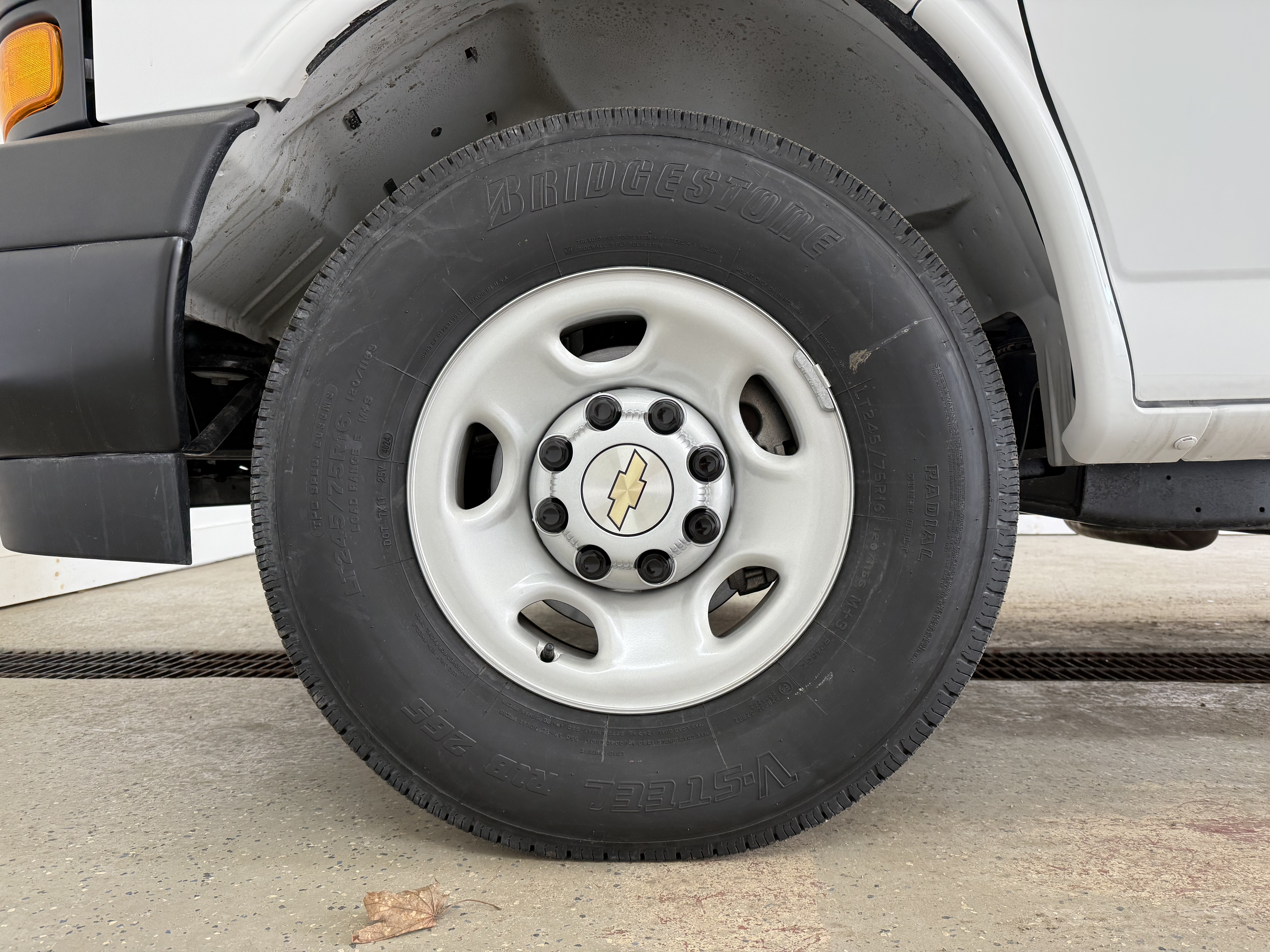 2025 Chevrolet Express Cargo Work Van - Photo 7