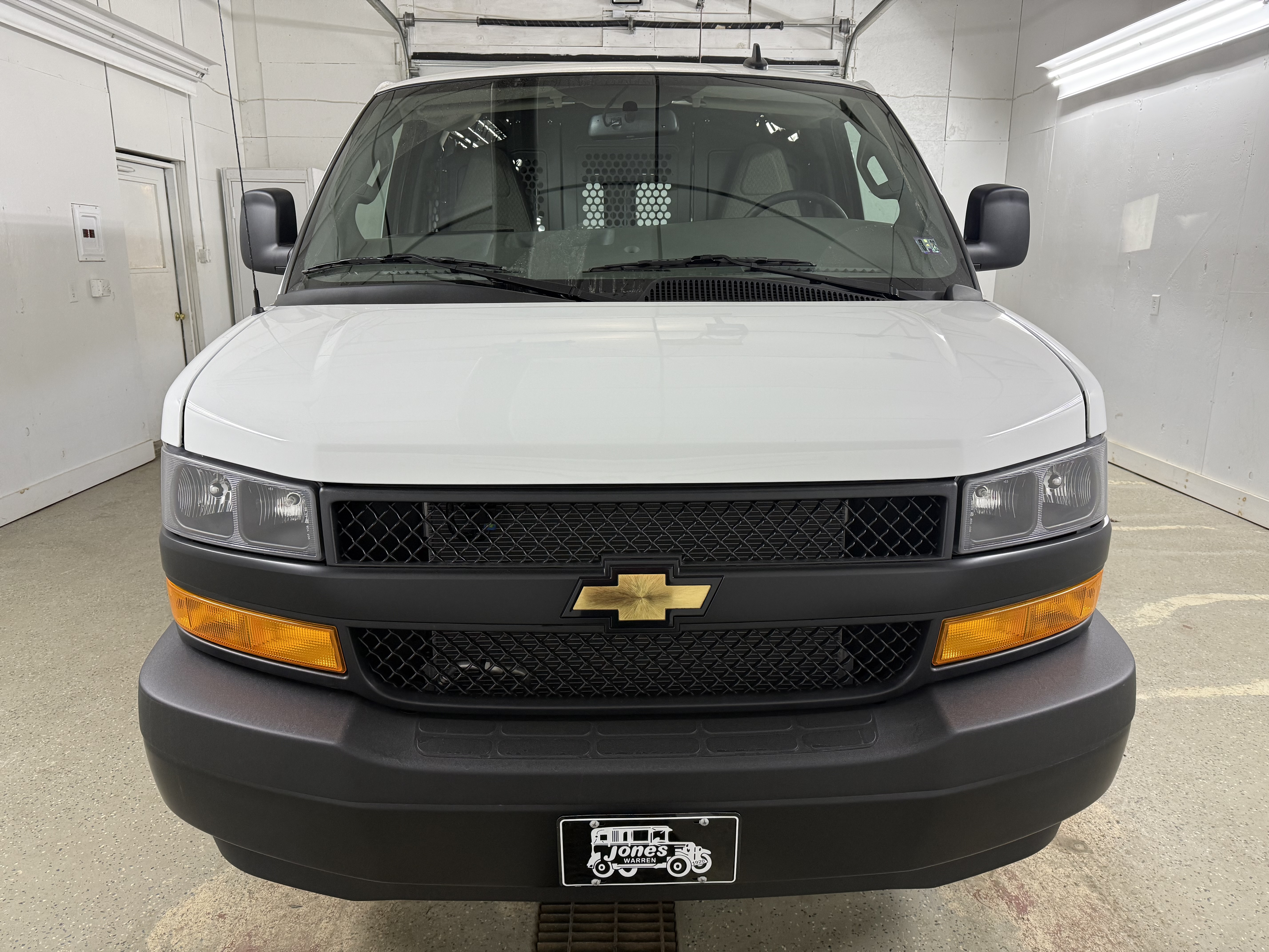 2025 Chevrolet Express Cargo Work Van - Photo 2