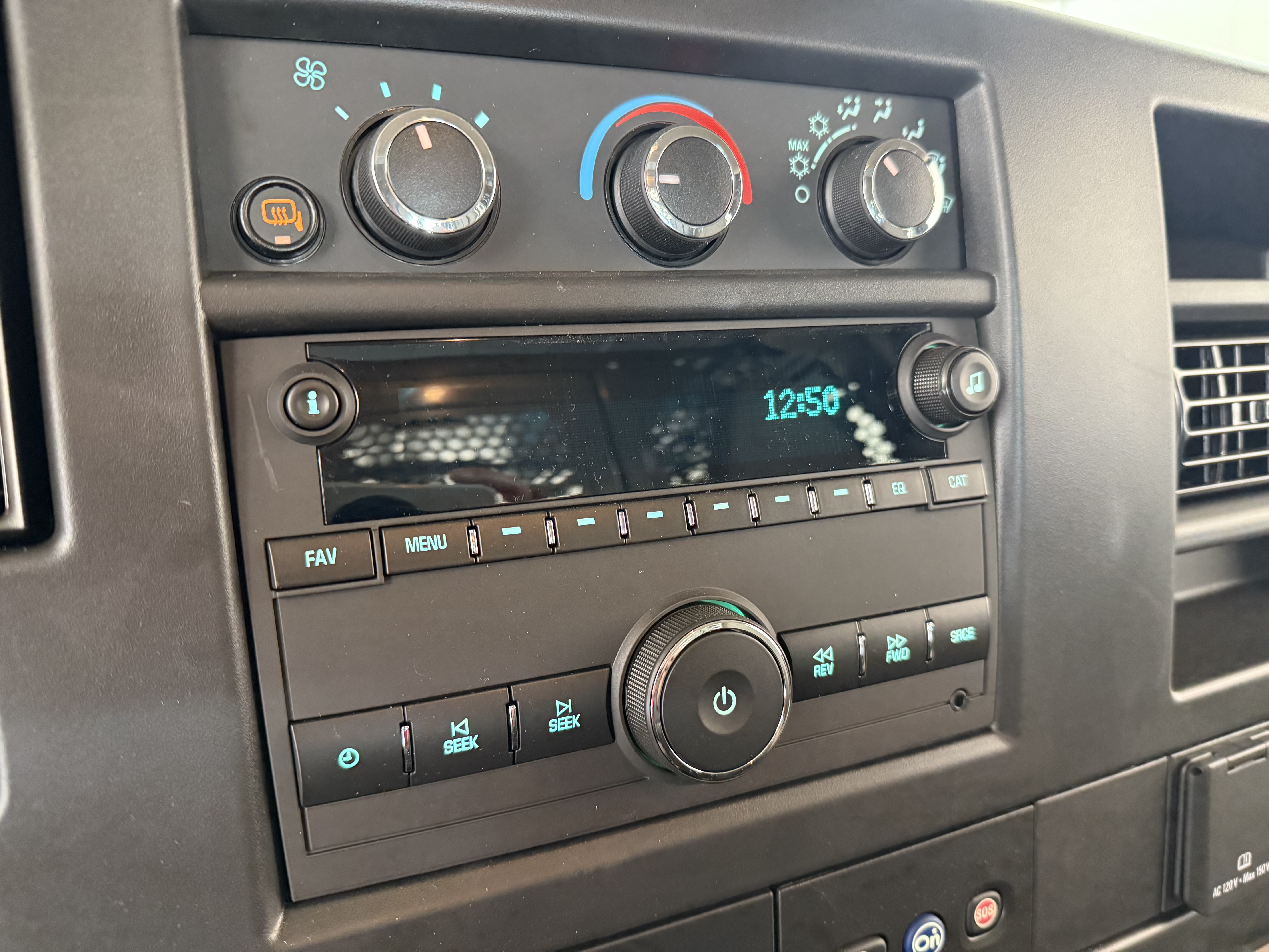 2025 Chevrolet Express Cargo Work Van - Photo 22