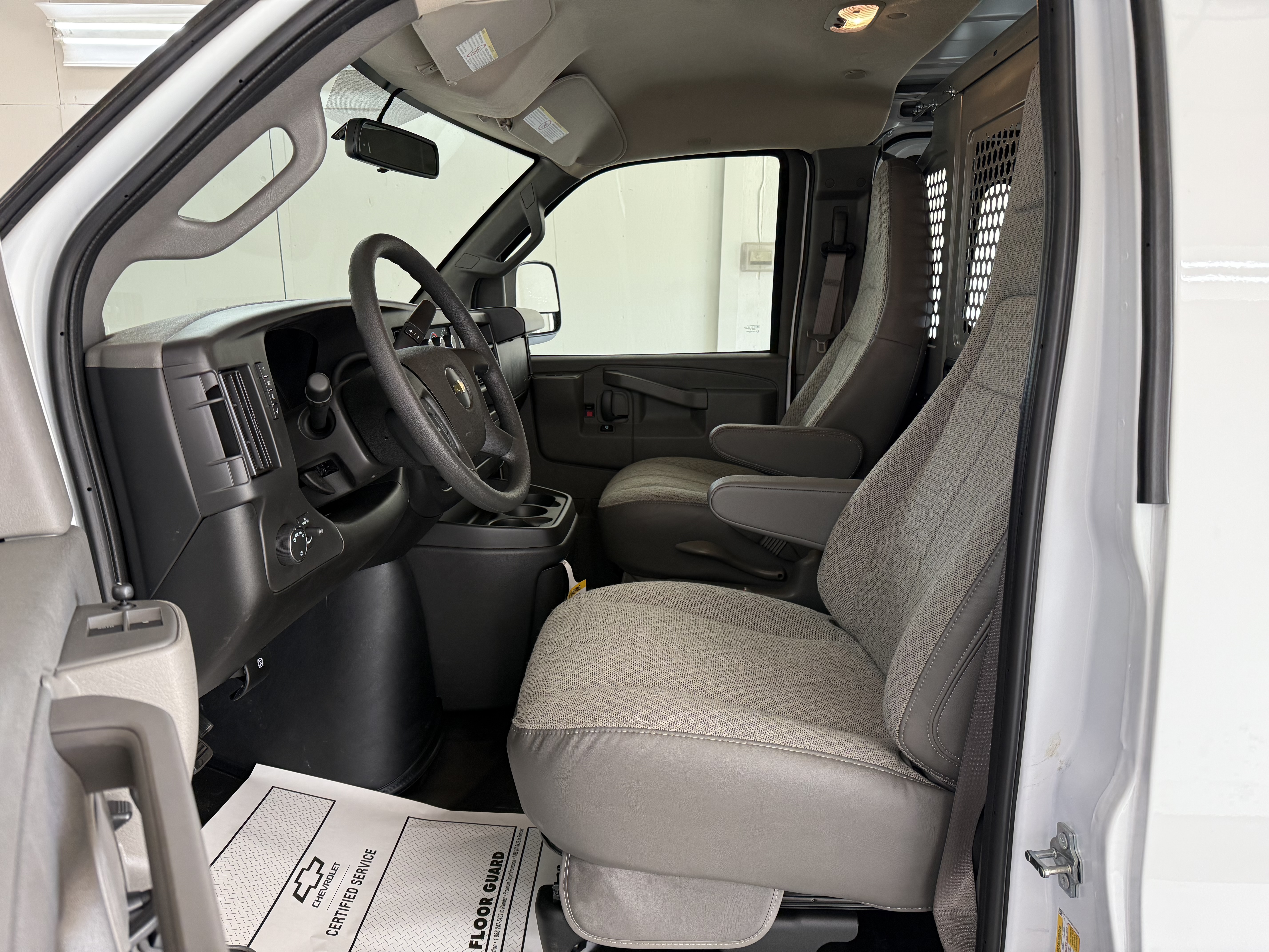 2025 Chevrolet Express Cargo Work Van - Photo 11