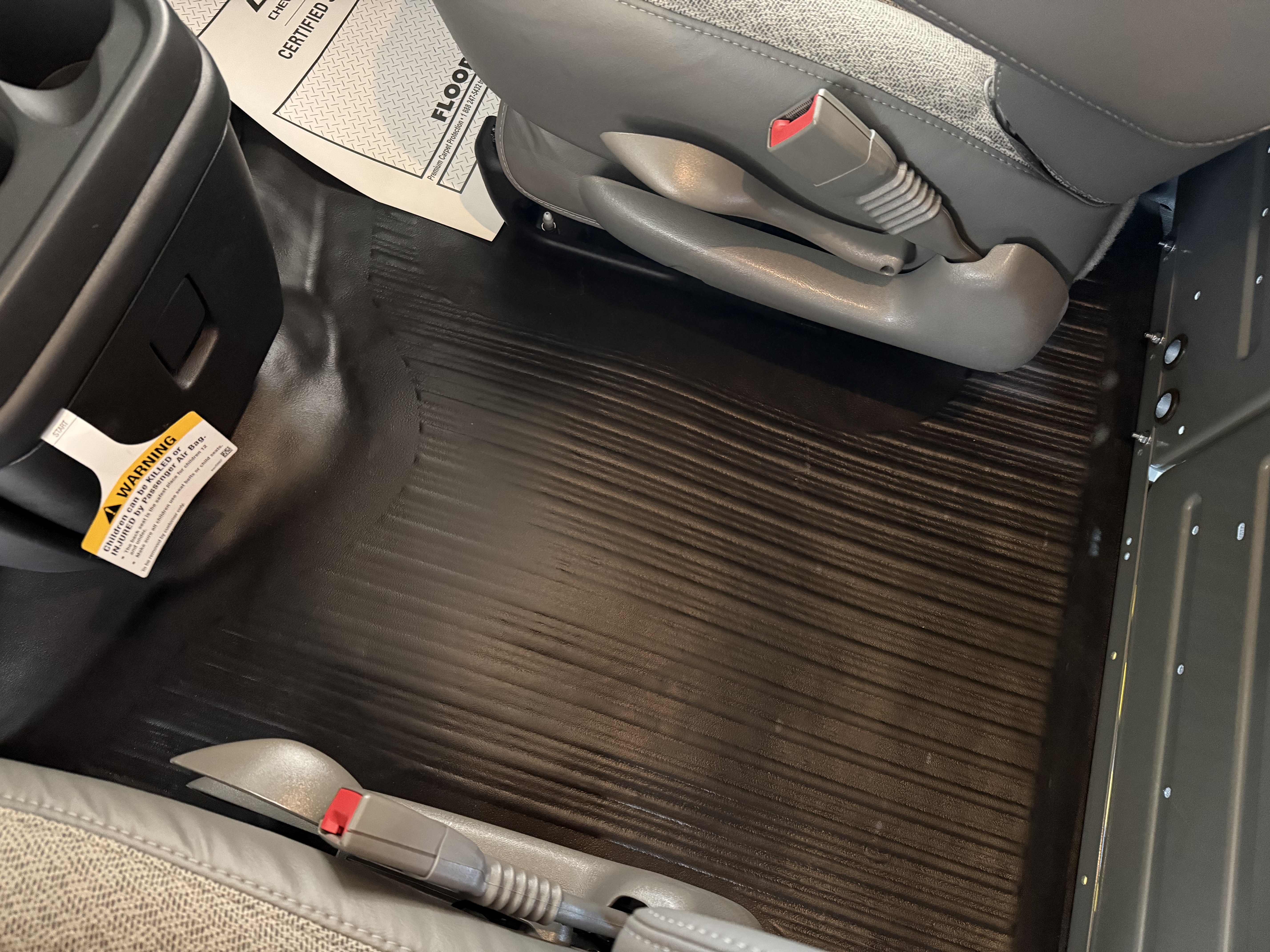 2025 Chevrolet Express Cargo Work Van - Photo 25