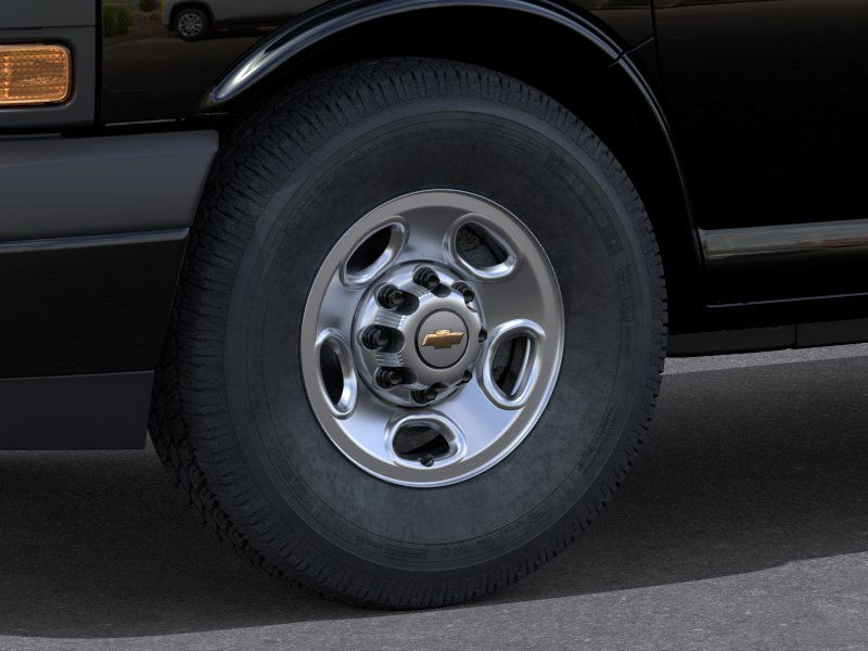 2025 Chevrolet Express Cargo 3500 photo 9