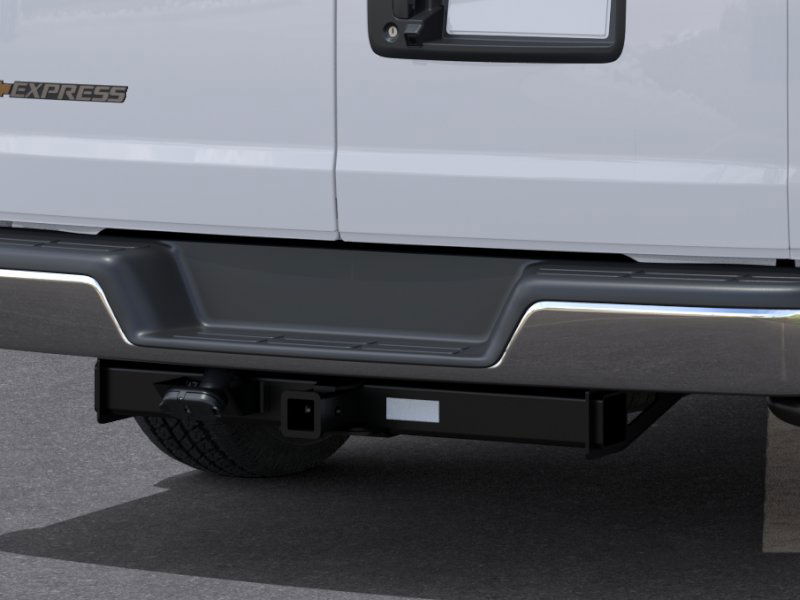 New 2025 Summit White Chevrolet WT image 32