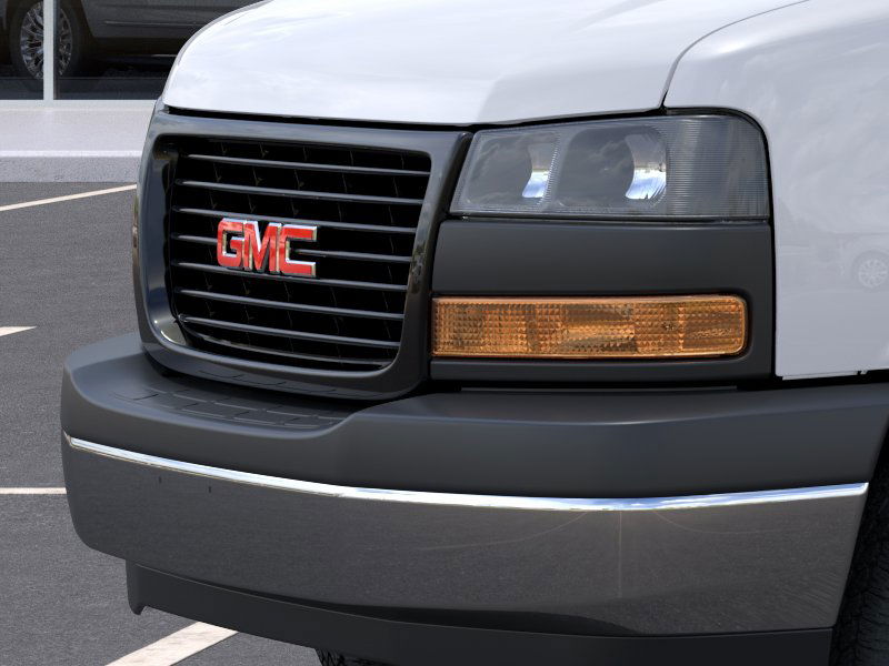 New 2025 Summit White GMC 1WT image 13