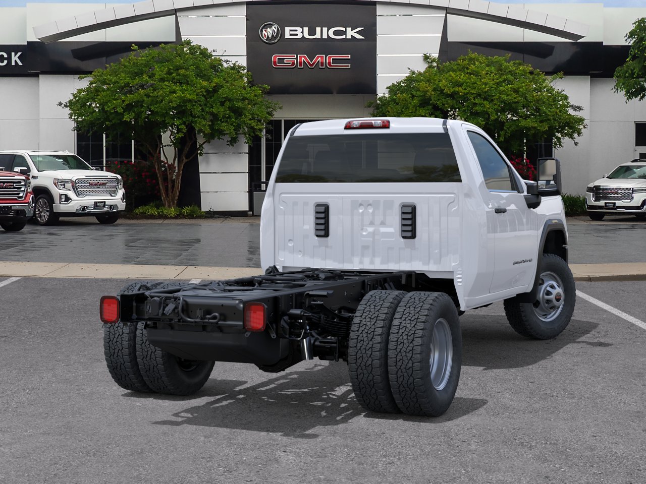 New 2025 Summit White GMC Pro image 29