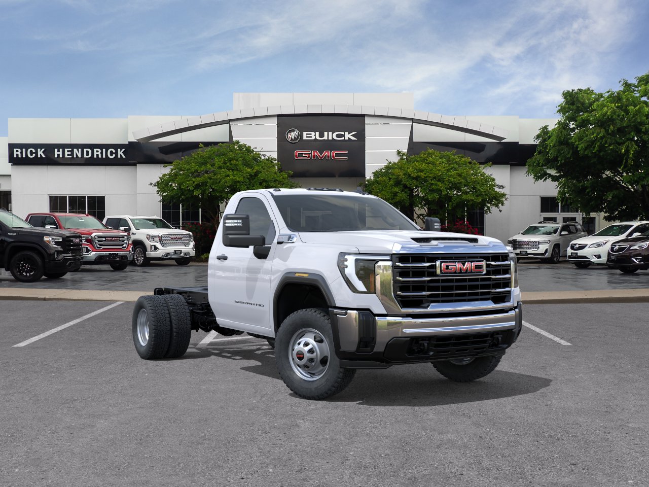New 2025 Summit White GMC Pro image 26