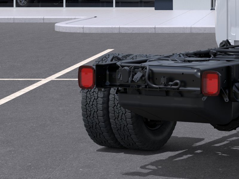 New 2026 Summit White GMC Pro image 35