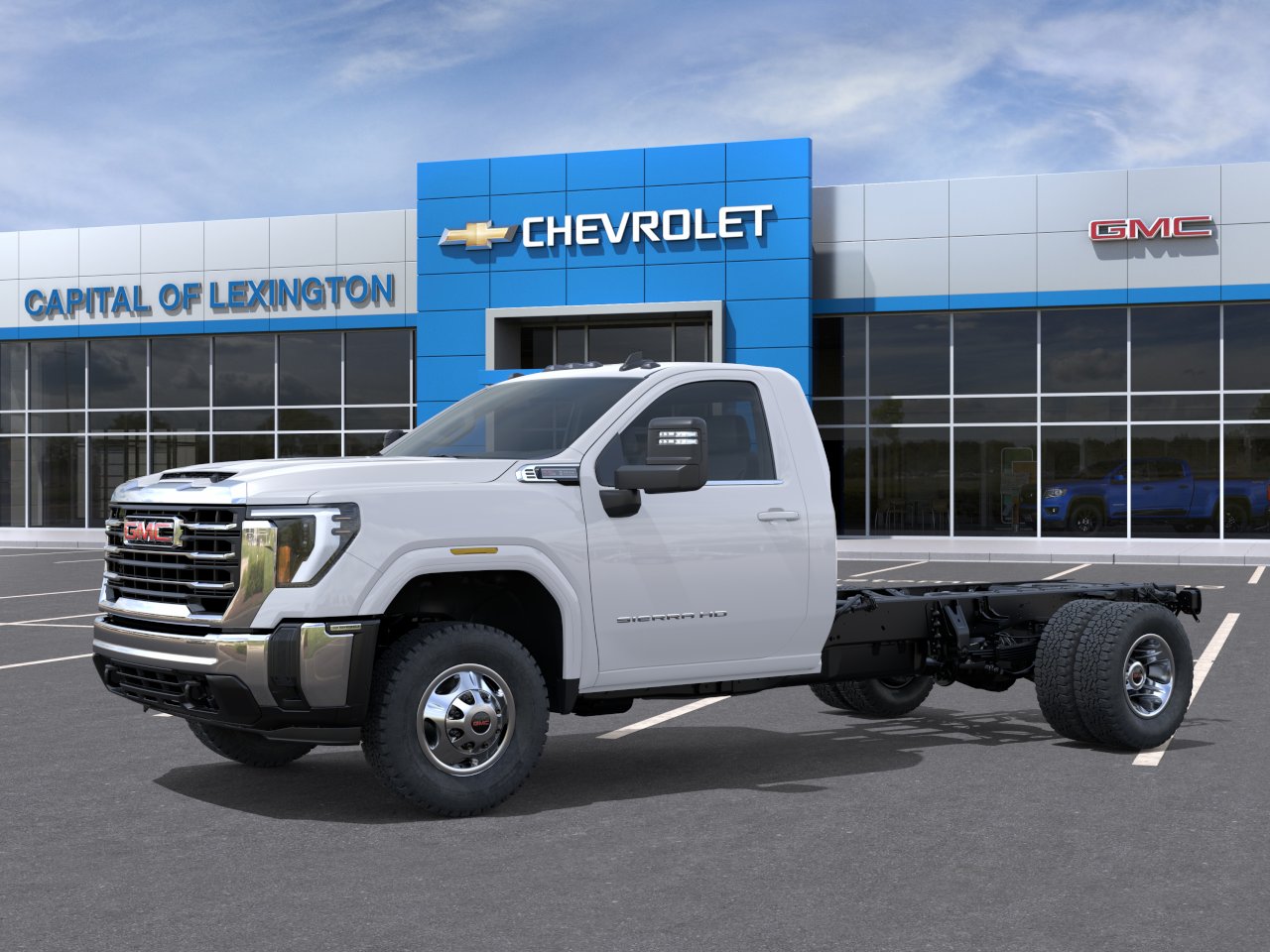 New 2026 Summit White GMC SLE image 2