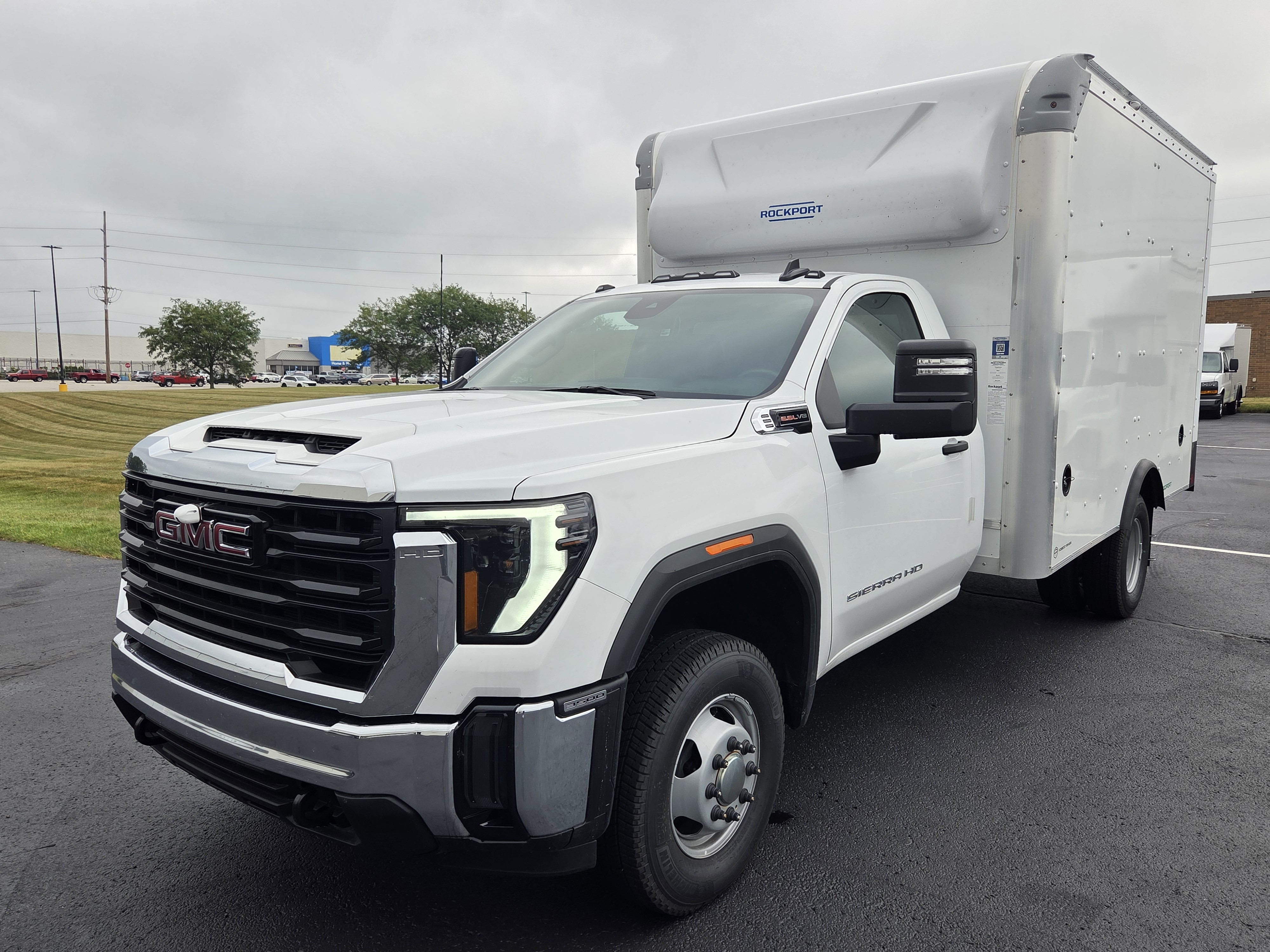 2026 GMC Sierra 3500 Chassis Cab Pro - Photo 42