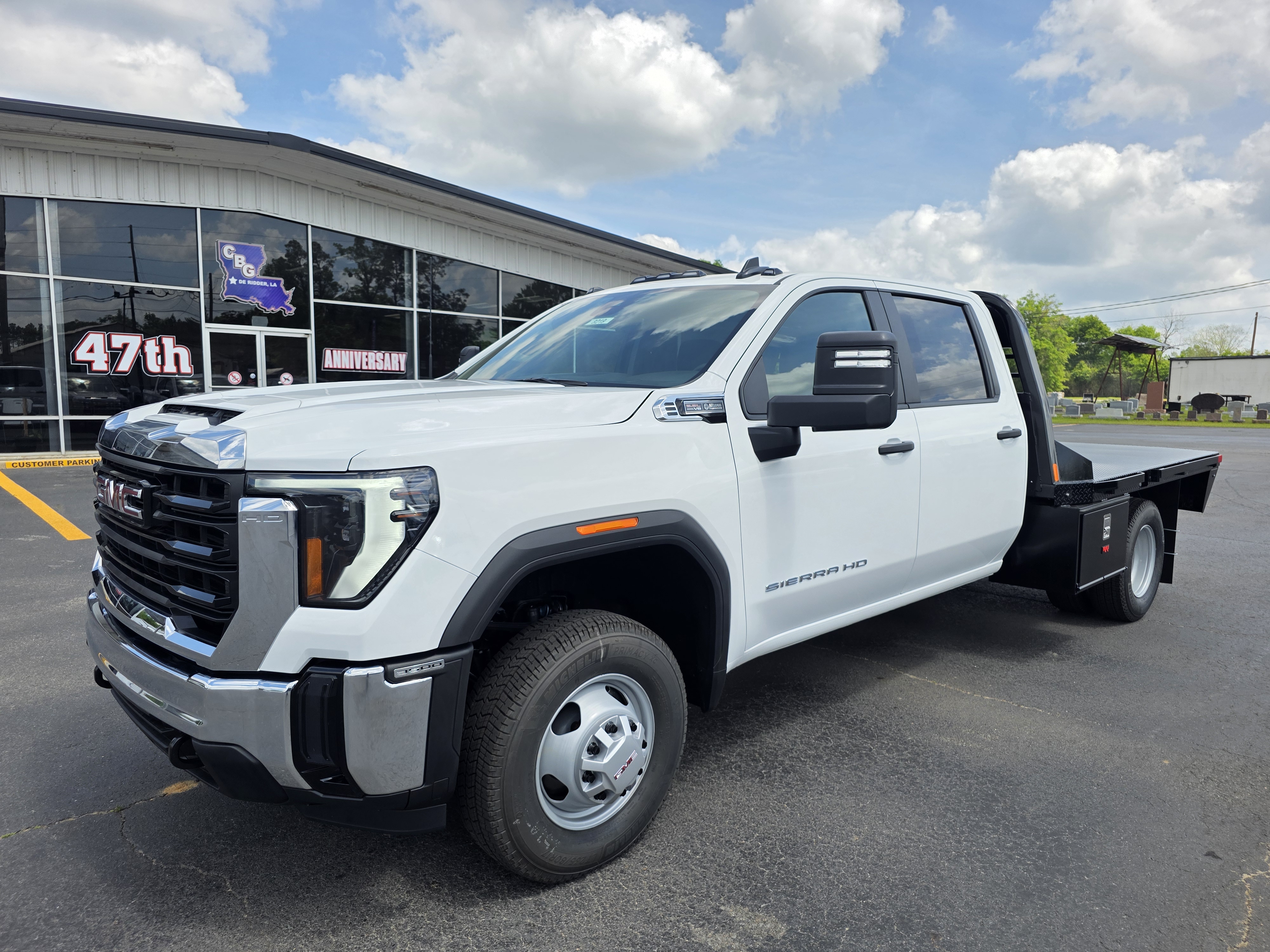 2026 GMC Sierra 4WD Crew Cab Chassis Pro's photo