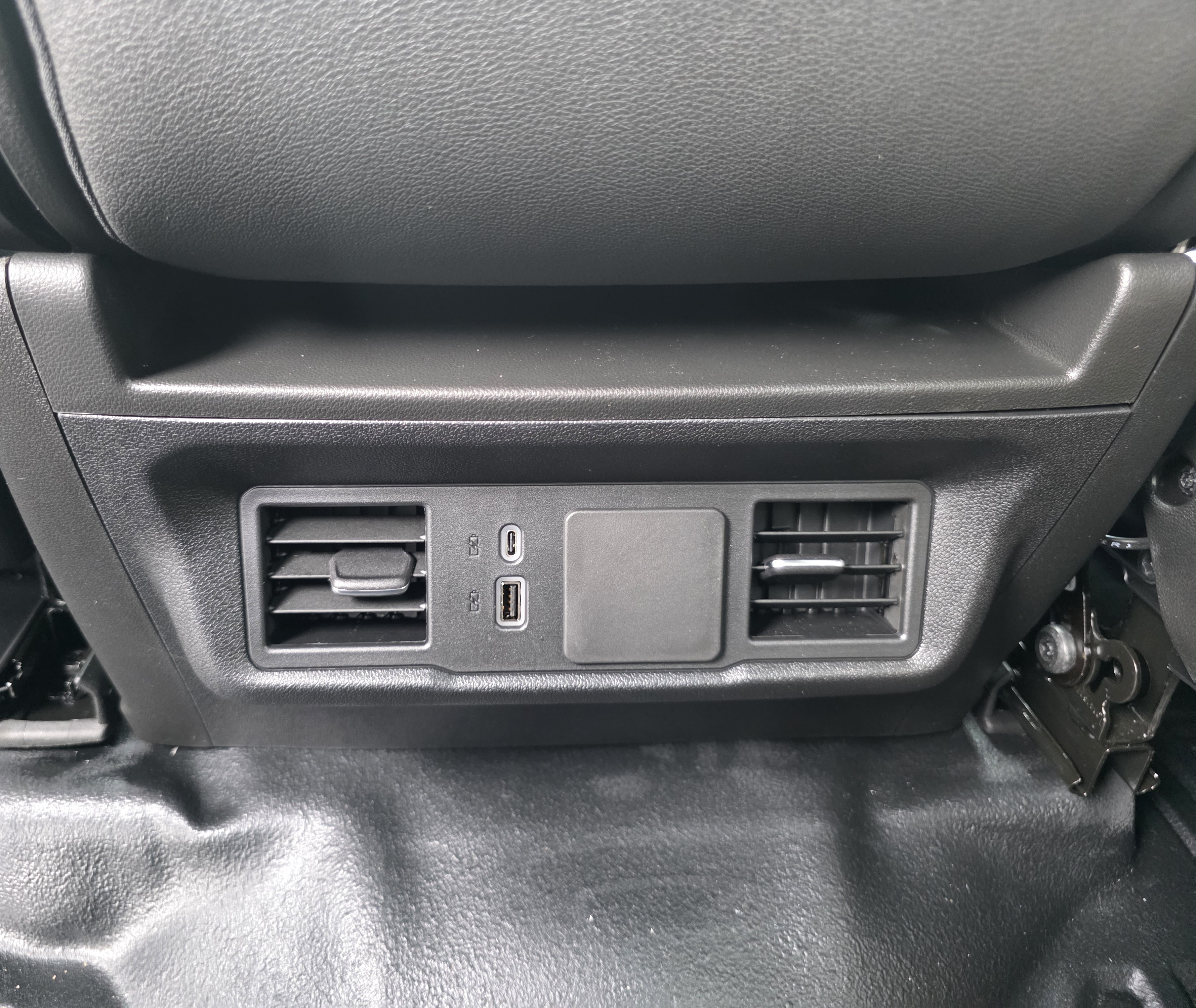 2026 GMC Sierra 3500 Chassis Cab Pro - Photo 19
